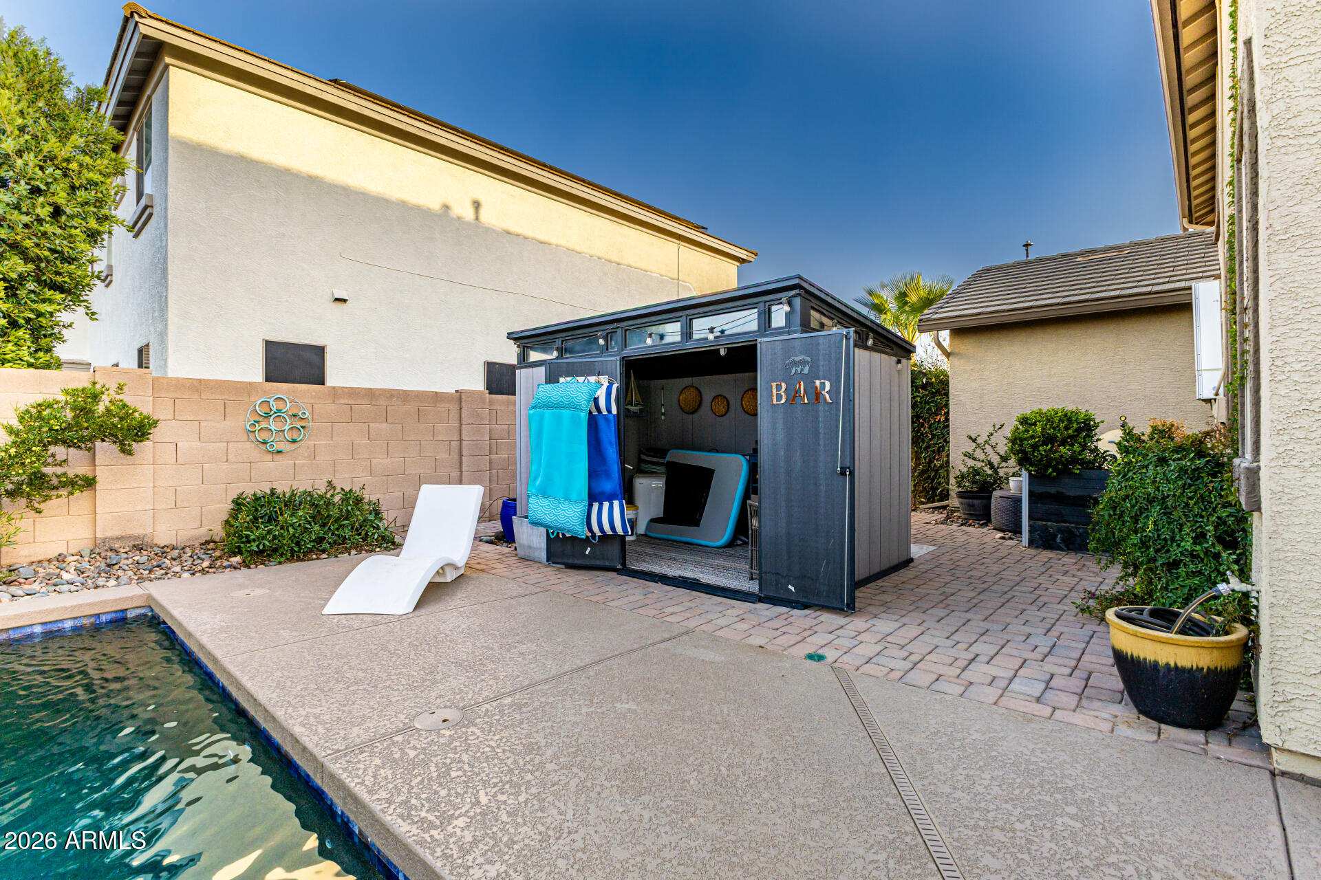 1974 E DUBOIS Avenue