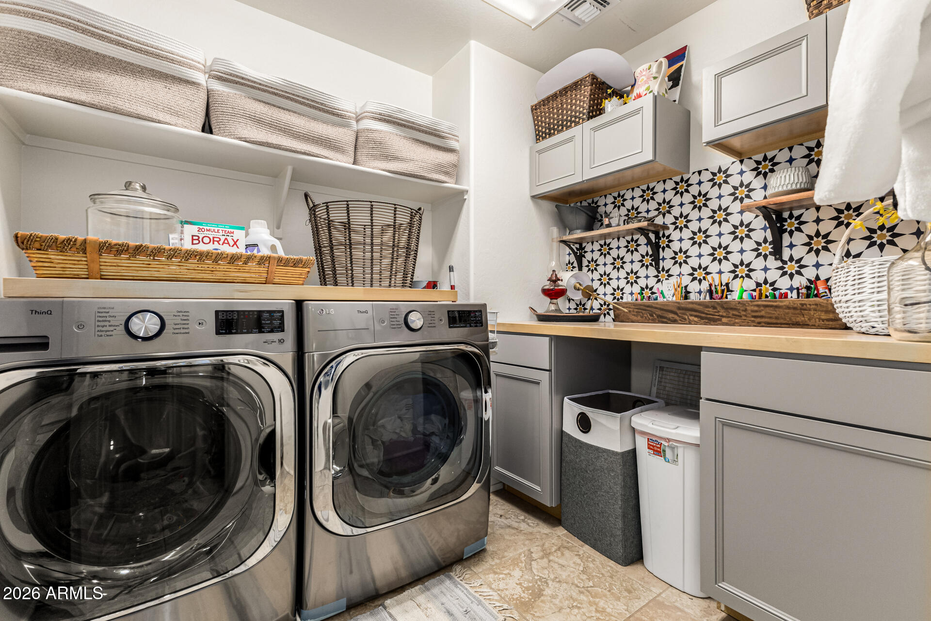 1974 E DUBOIS Avenue