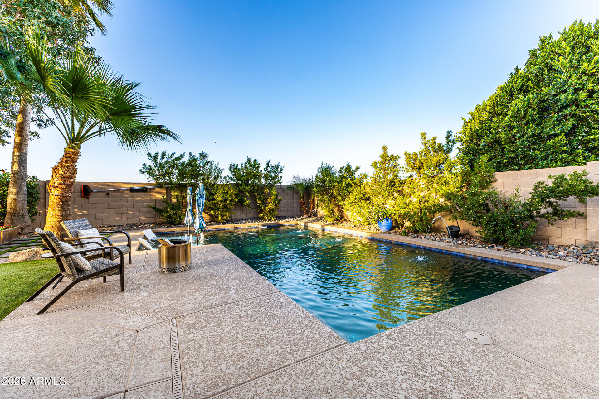 1974 E DUBOIS Avenue