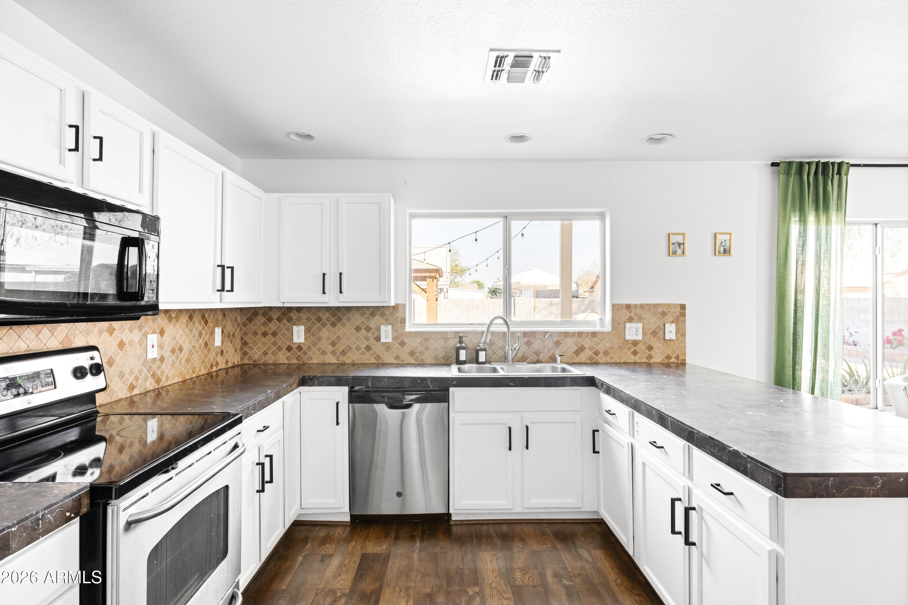 7996 W STELLA Avenue