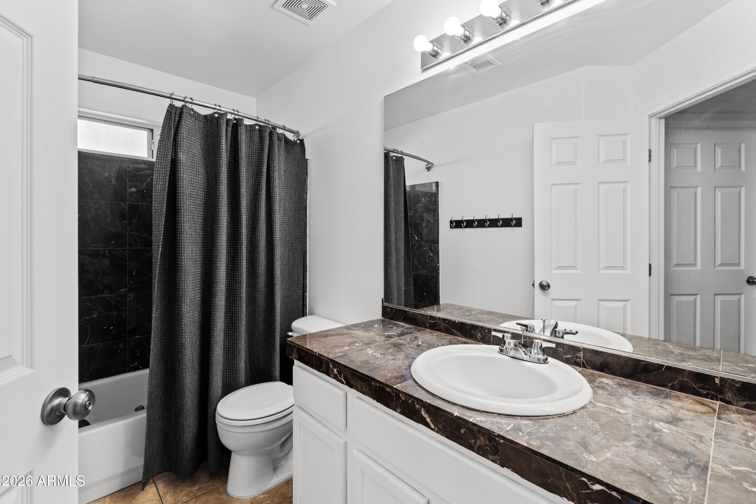 7996 W STELLA Avenue