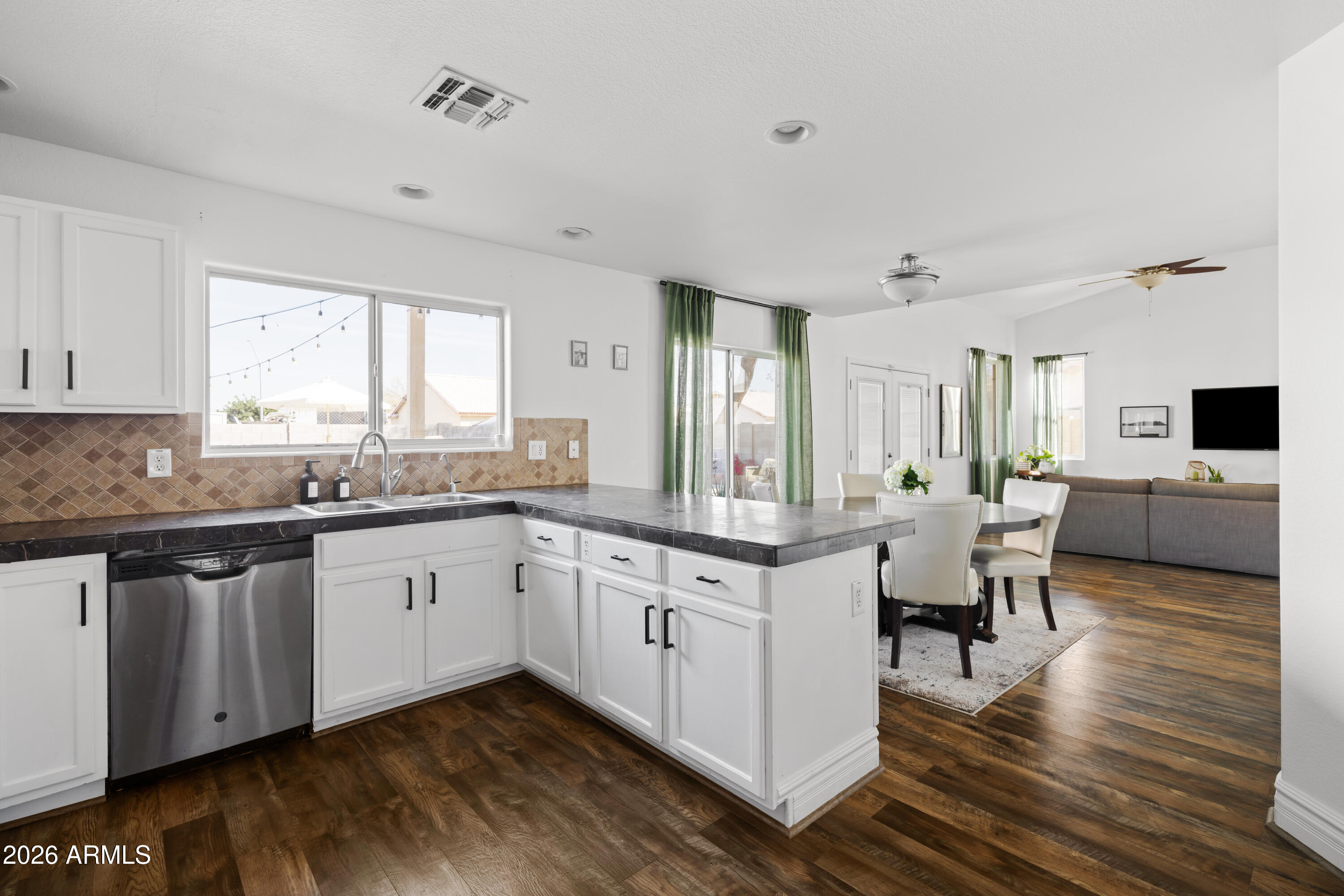 7996 W STELLA Avenue