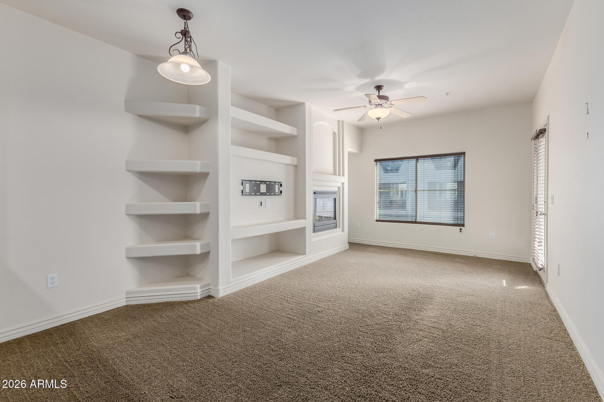 5450 E DEER VALLEY Drive 3019