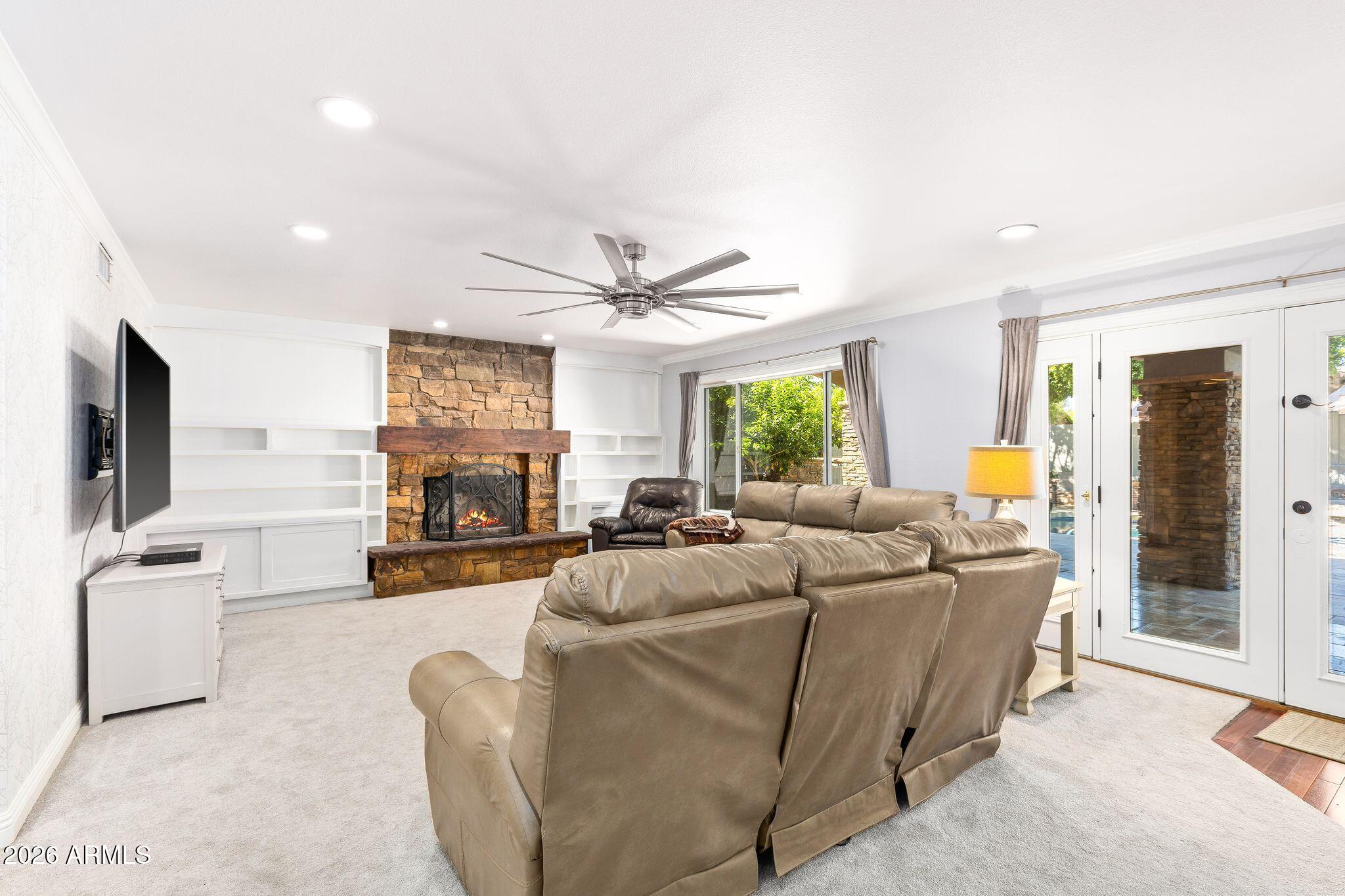 4162 E WHITNEY Lane