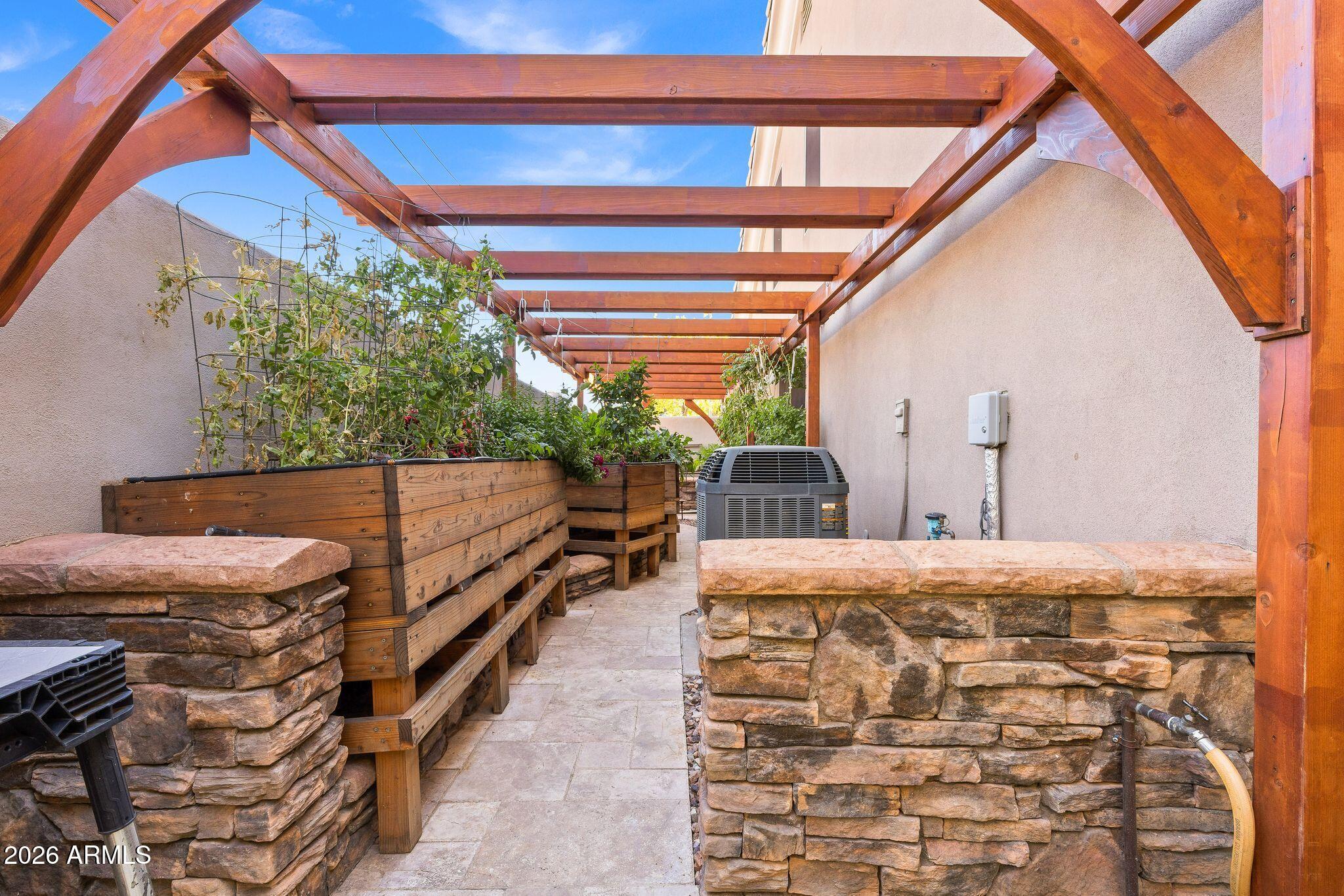 4162 E WHITNEY Lane
