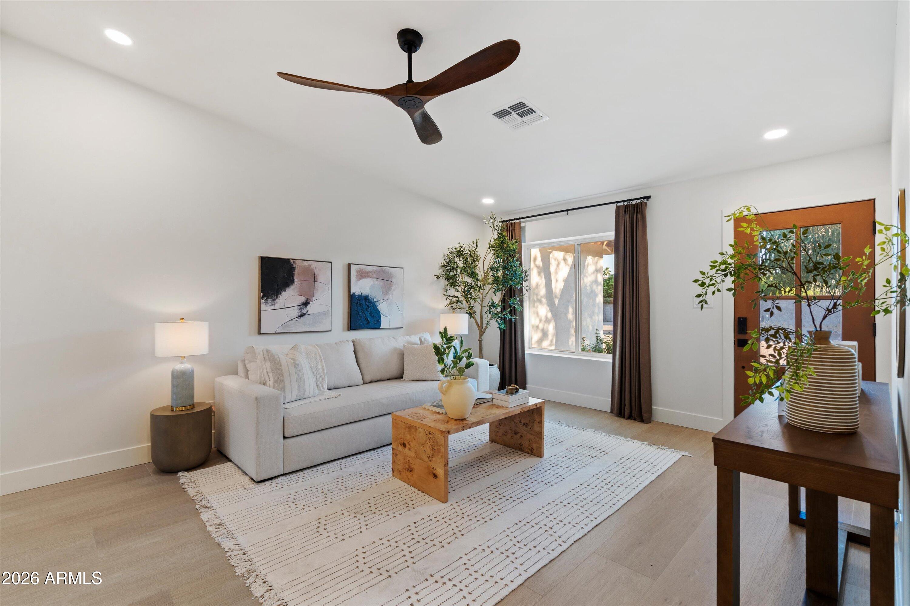 5010 E DAHLIA Drive
