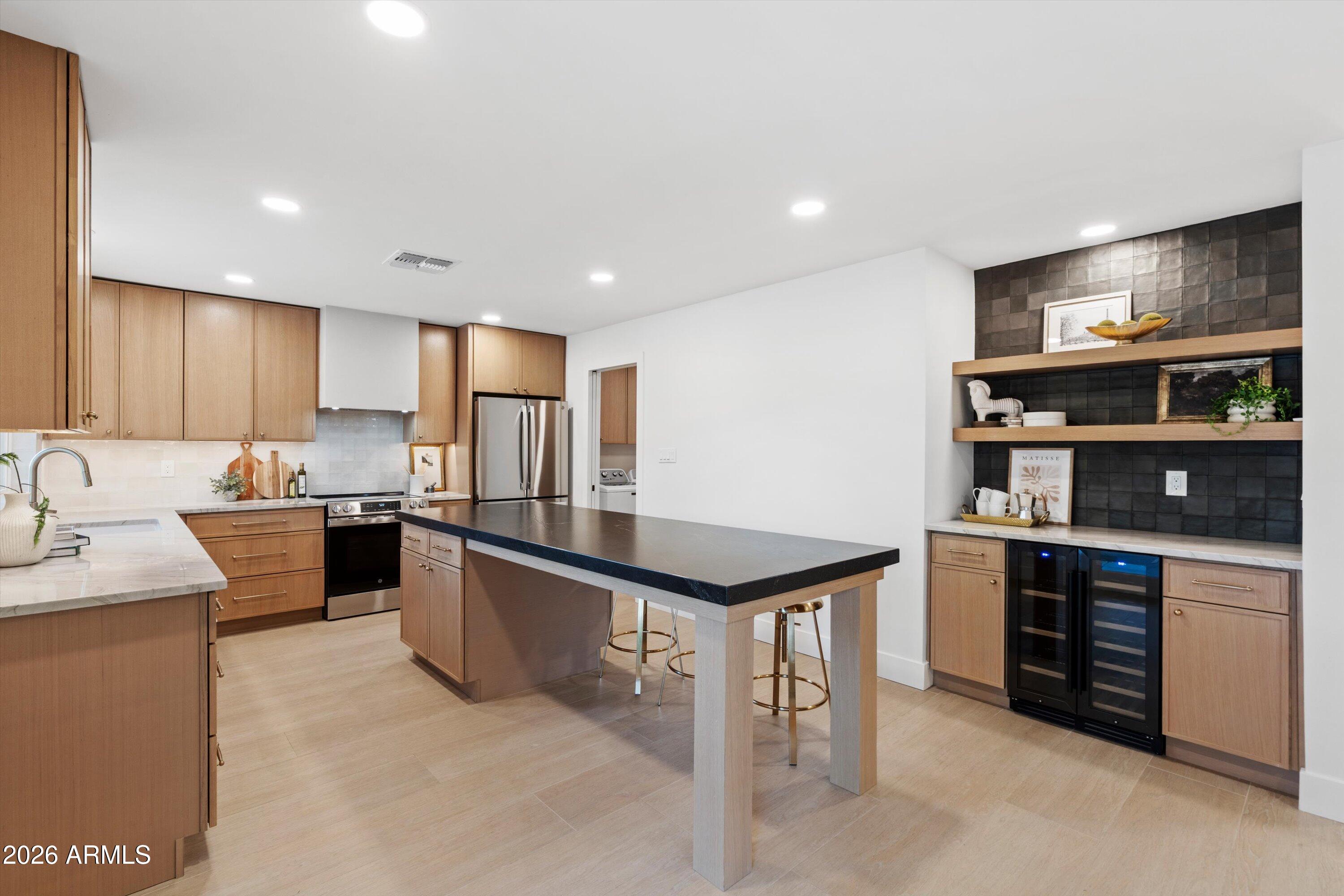 5010 E DAHLIA Drive