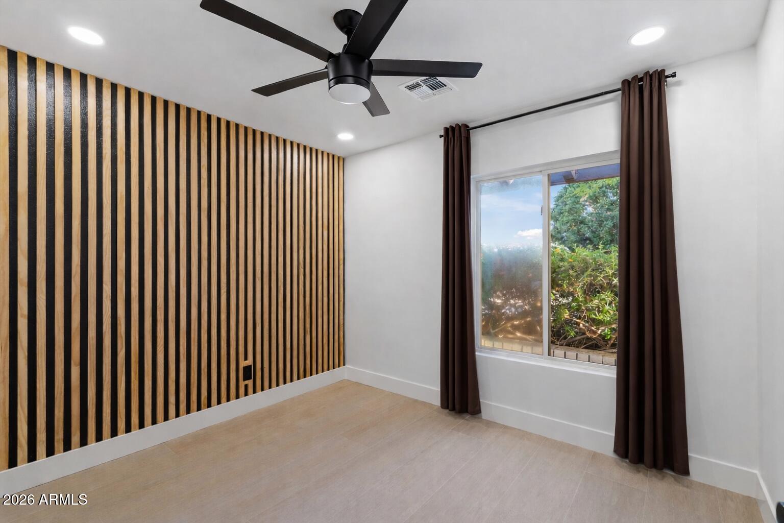 5010 E DAHLIA Drive