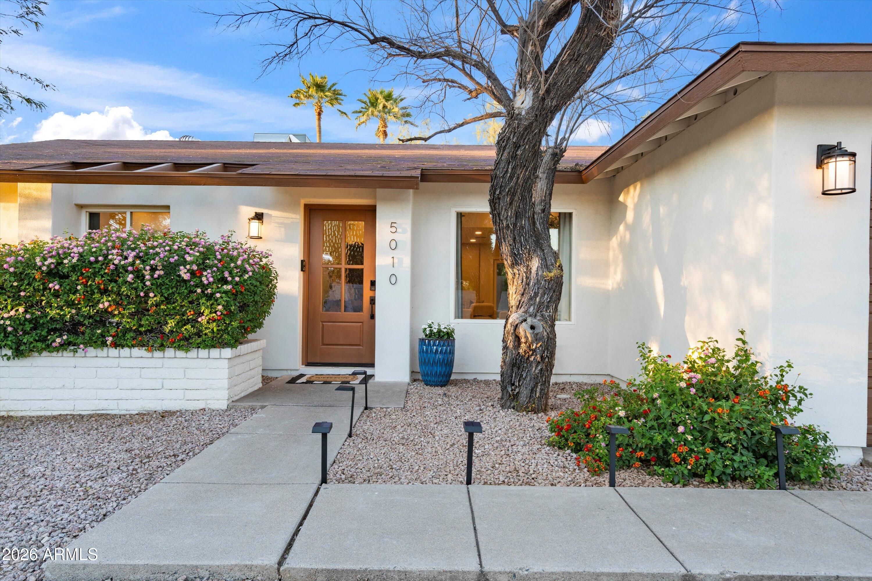 5010 E DAHLIA Drive