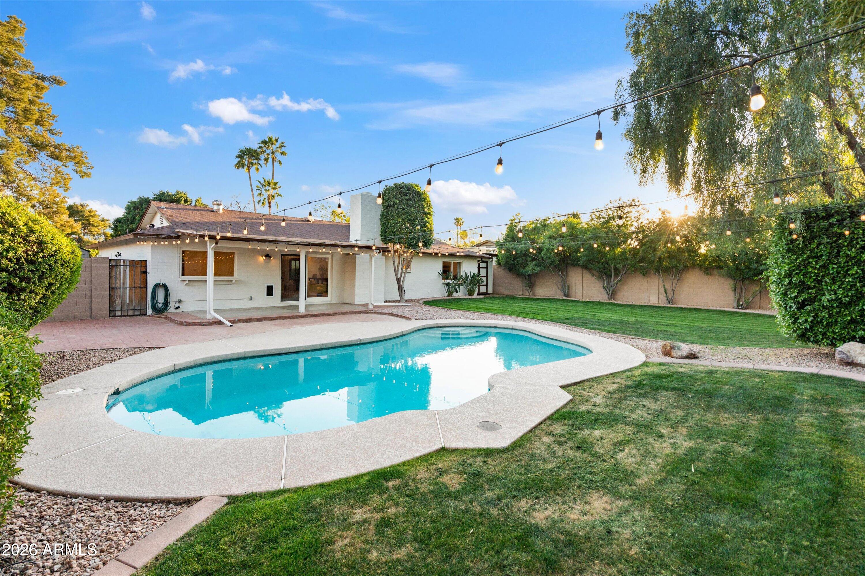 5010 E DAHLIA Drive