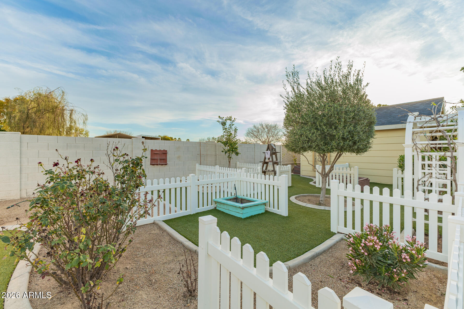 2035 E HAVEN Circle S