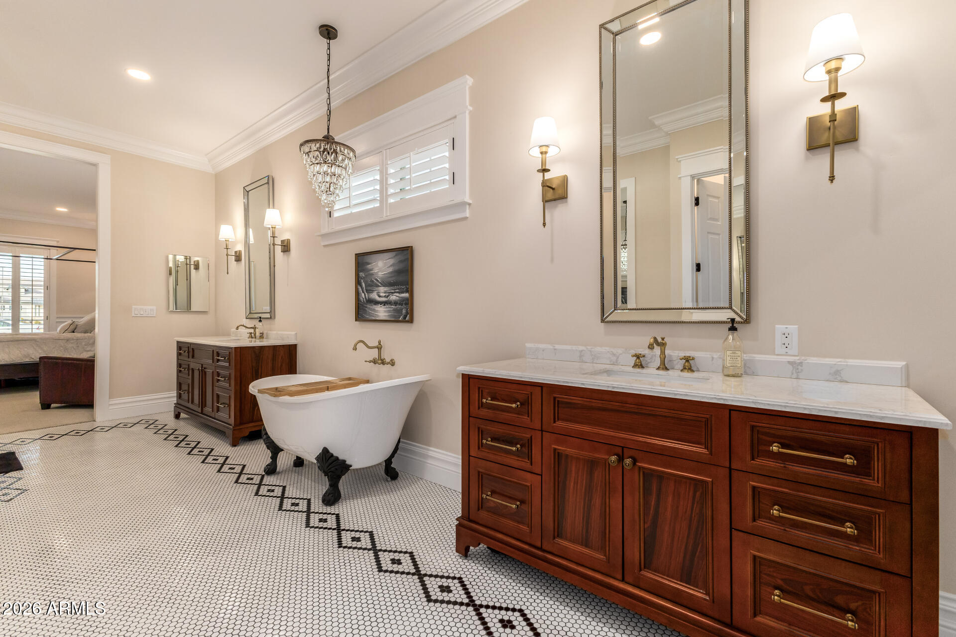 2035 E HAVEN Circle S