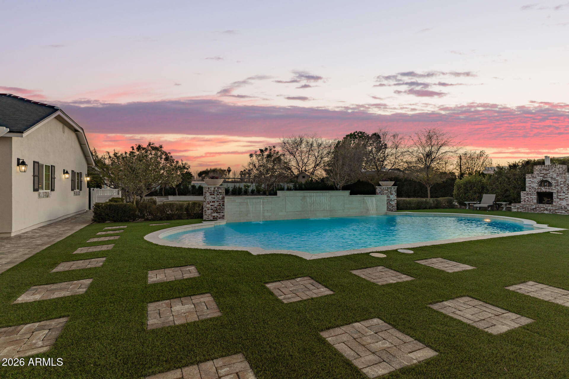 2035 E HAVEN Circle S