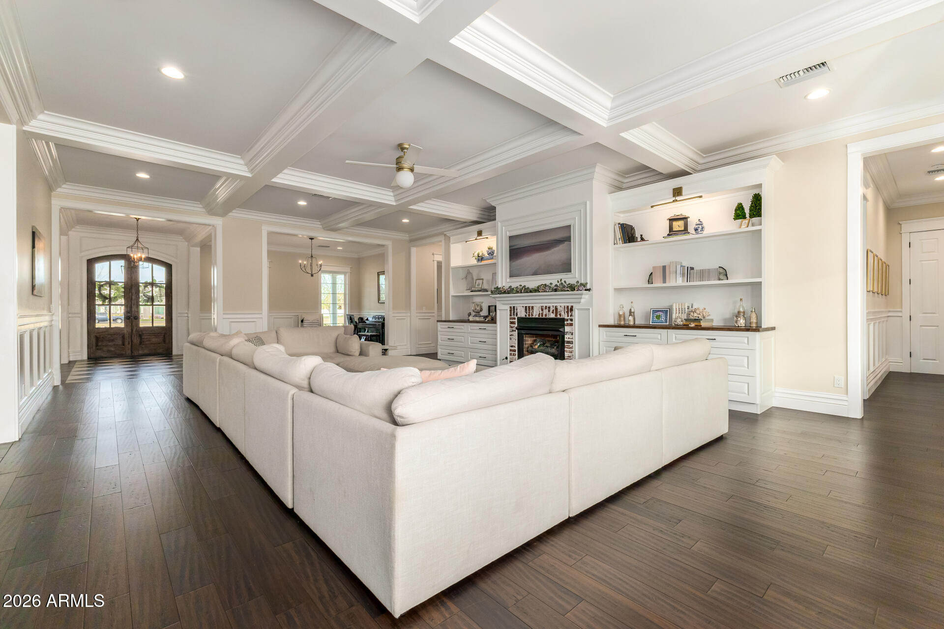 2035 E HAVEN Circle S