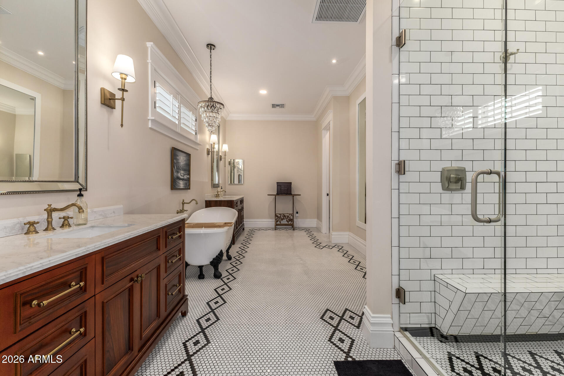 2035 E HAVEN Circle S