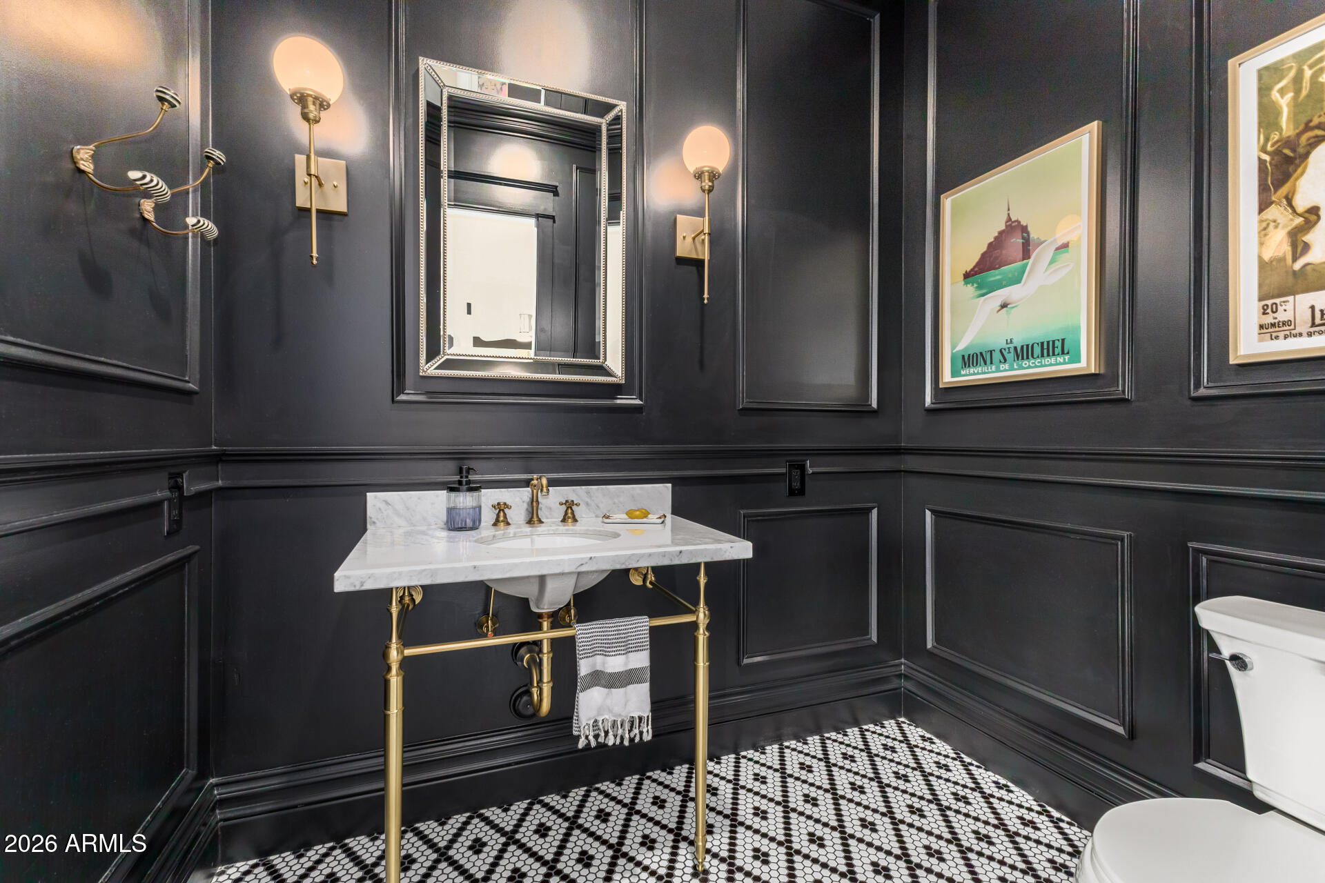 2035 E HAVEN Circle S