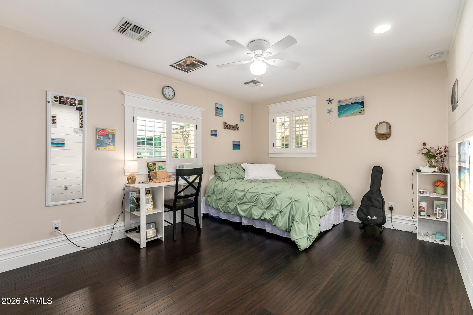 2035 E HAVEN Circle S