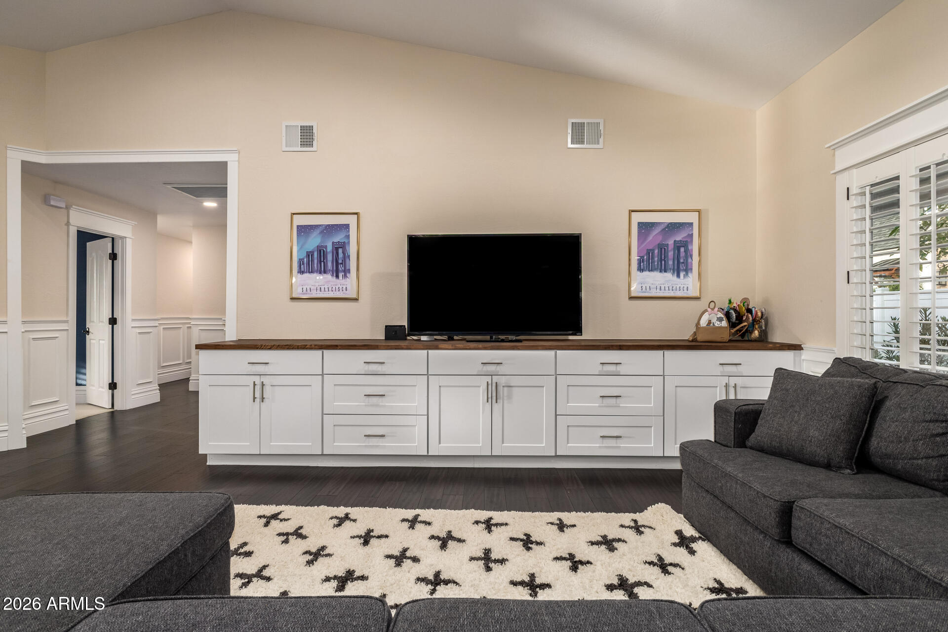 2035 E HAVEN Circle S