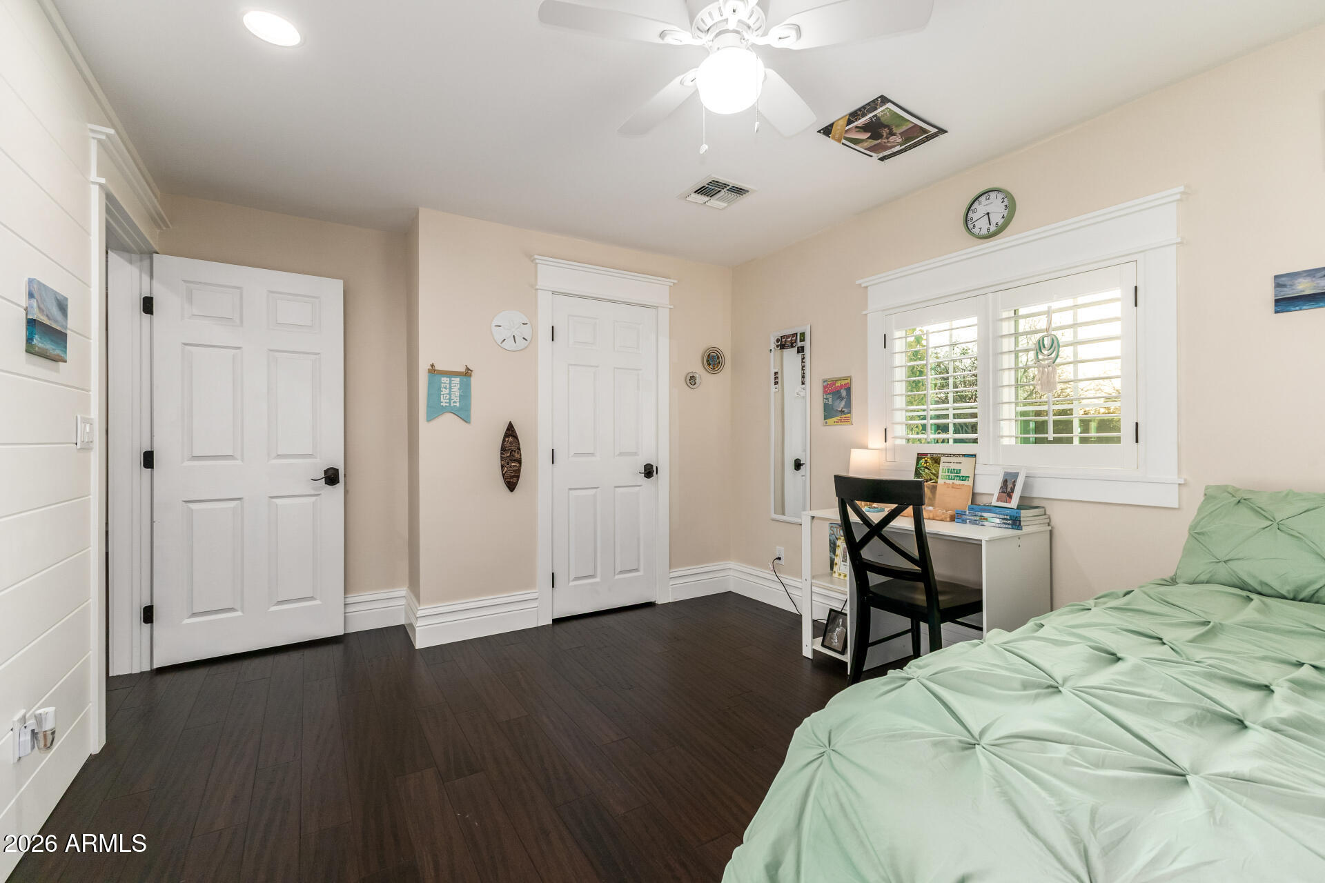 2035 E HAVEN Circle S