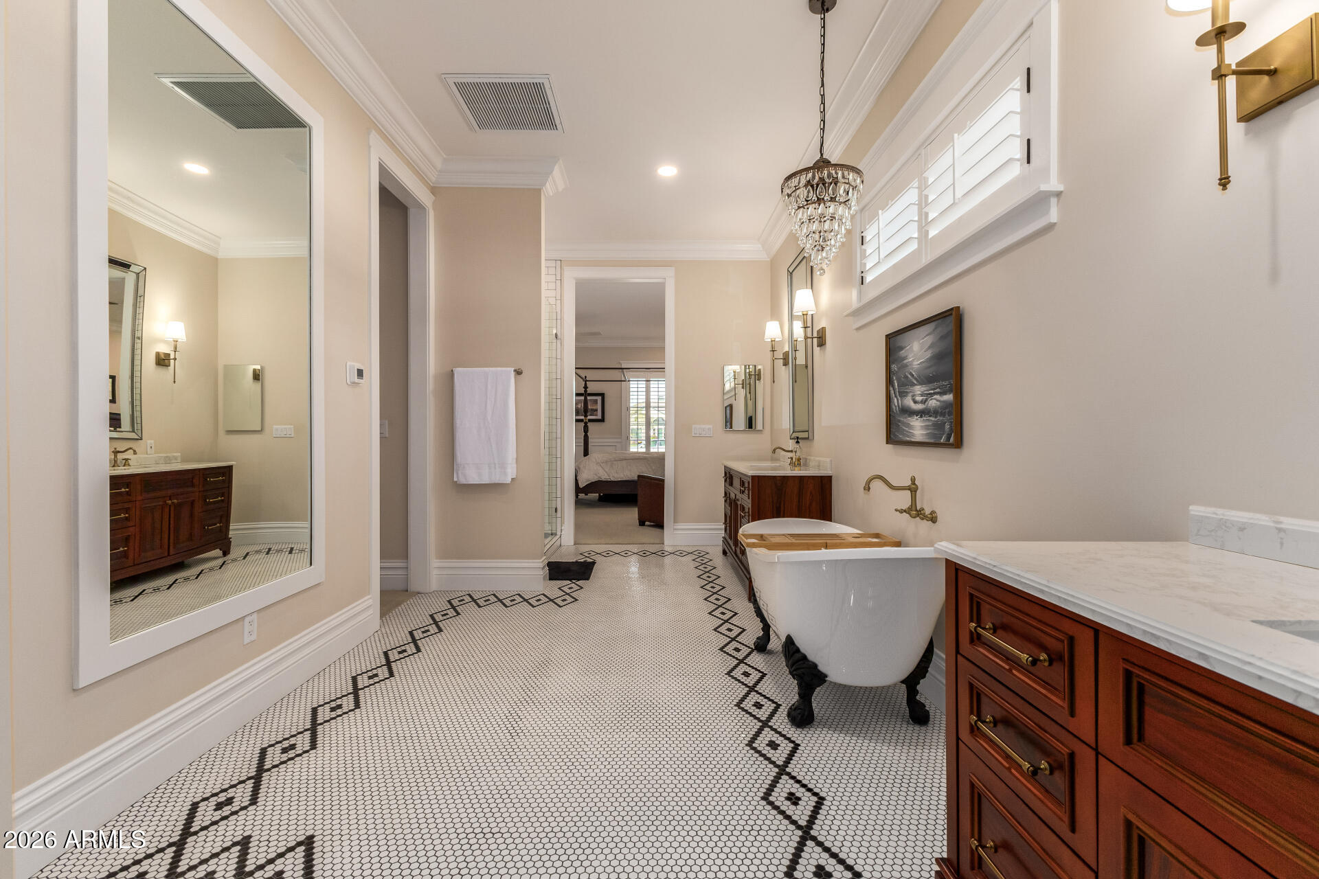 2035 E HAVEN Circle S