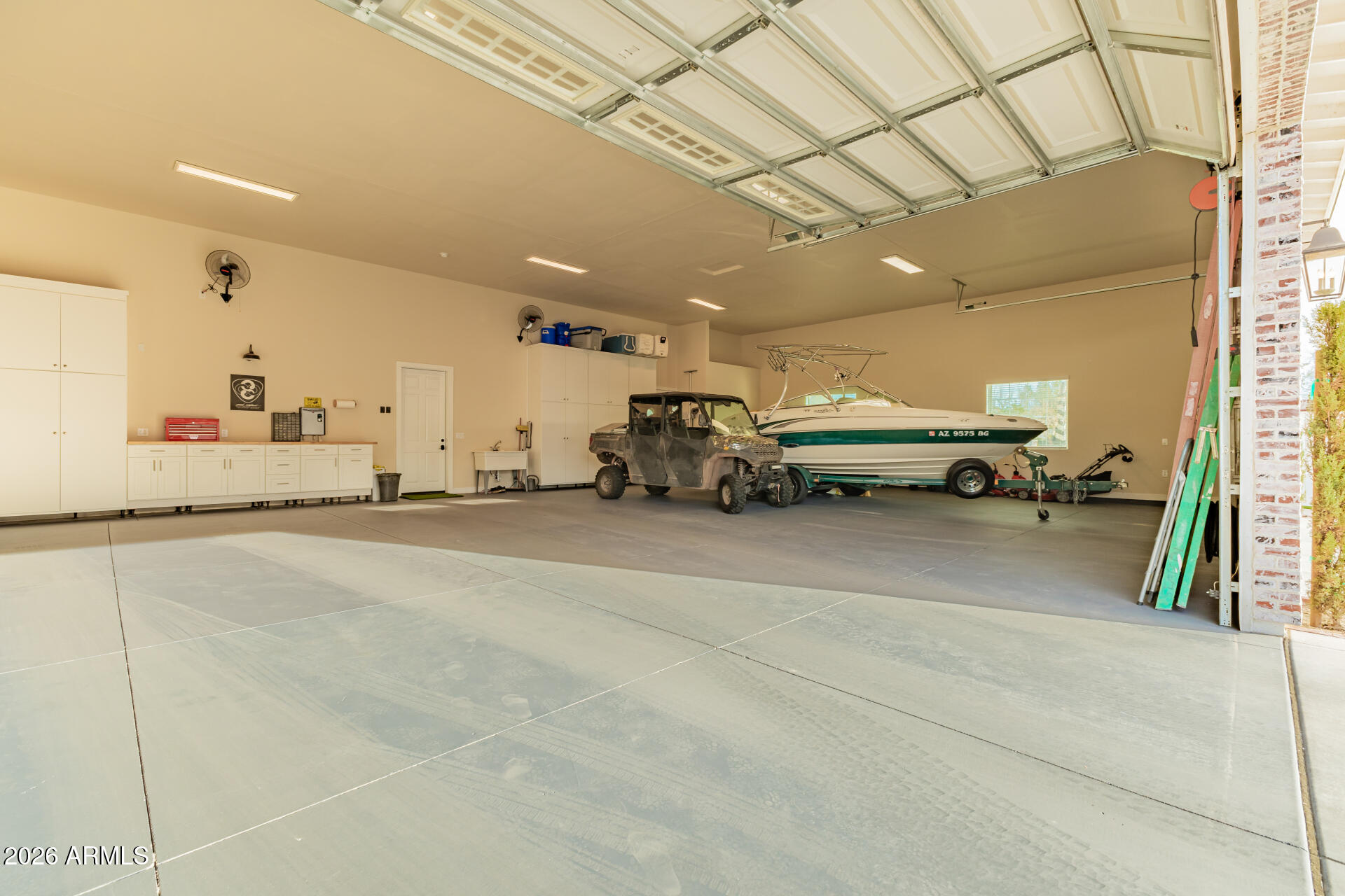 2035 E HAVEN Circle S