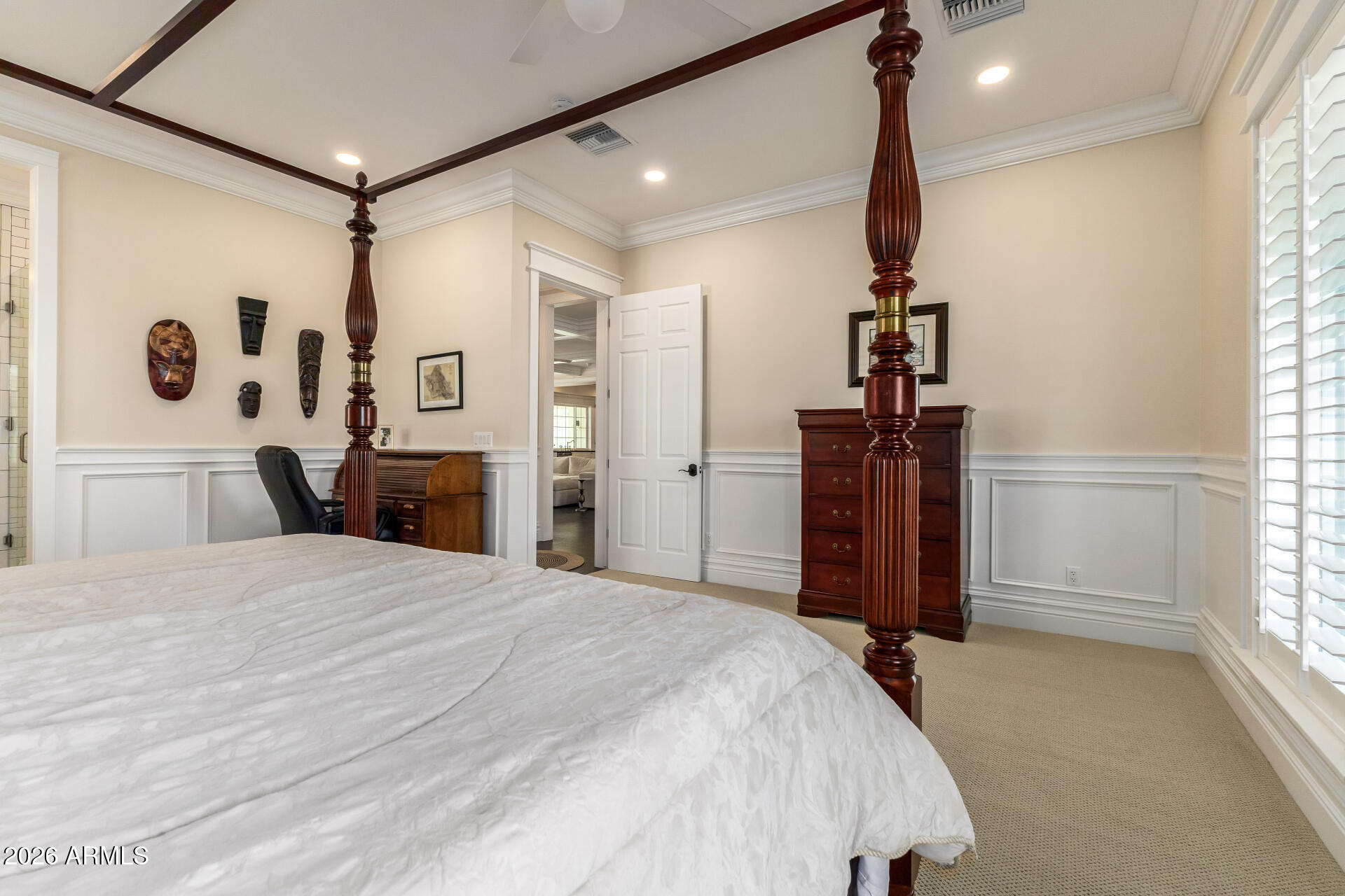 2035 E HAVEN Circle S