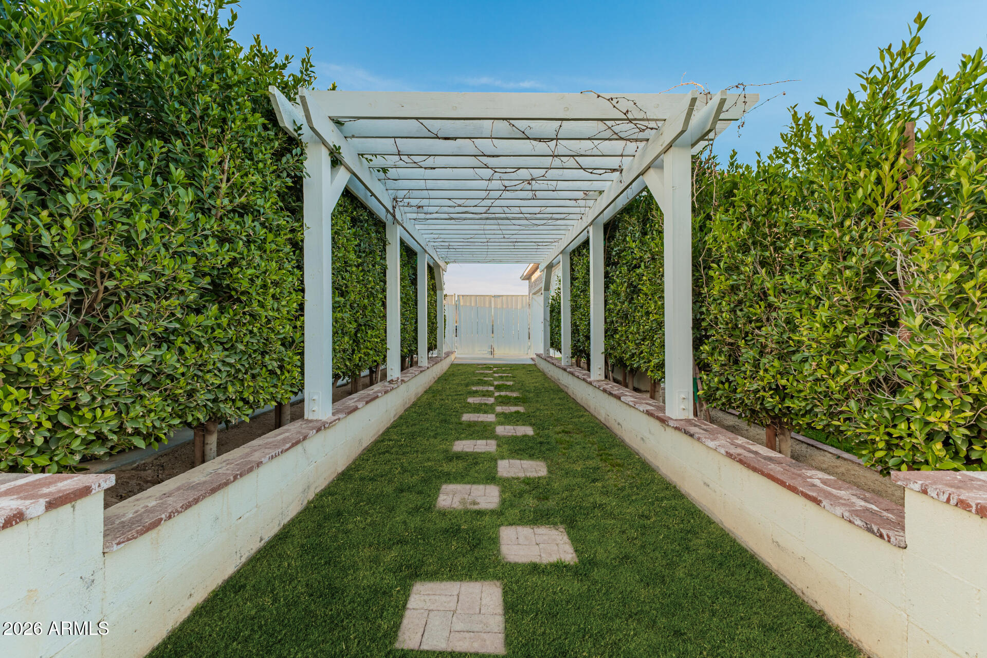 2035 E HAVEN Circle S