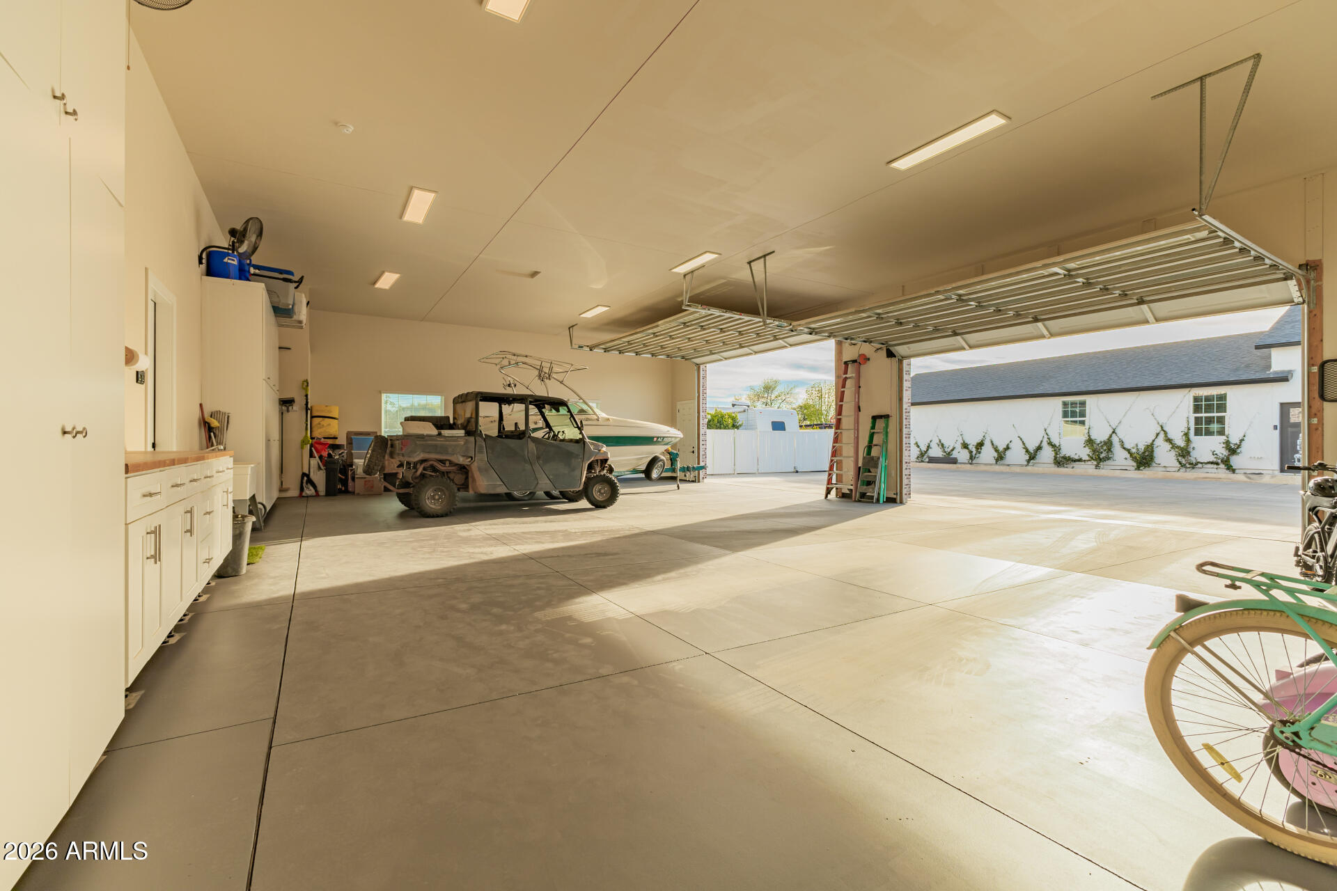 2035 E HAVEN Circle S