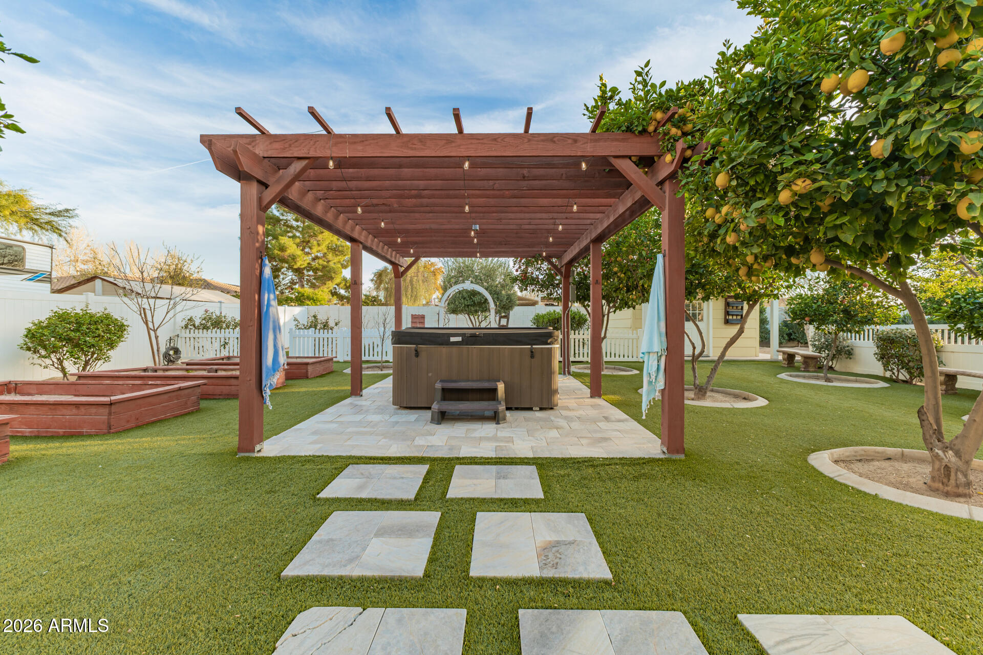 2035 E HAVEN Circle S