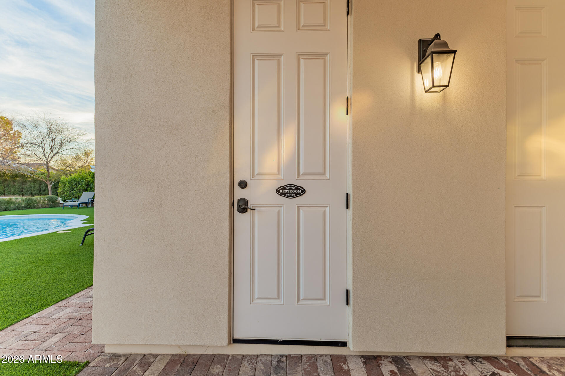 2035 E HAVEN Circle S