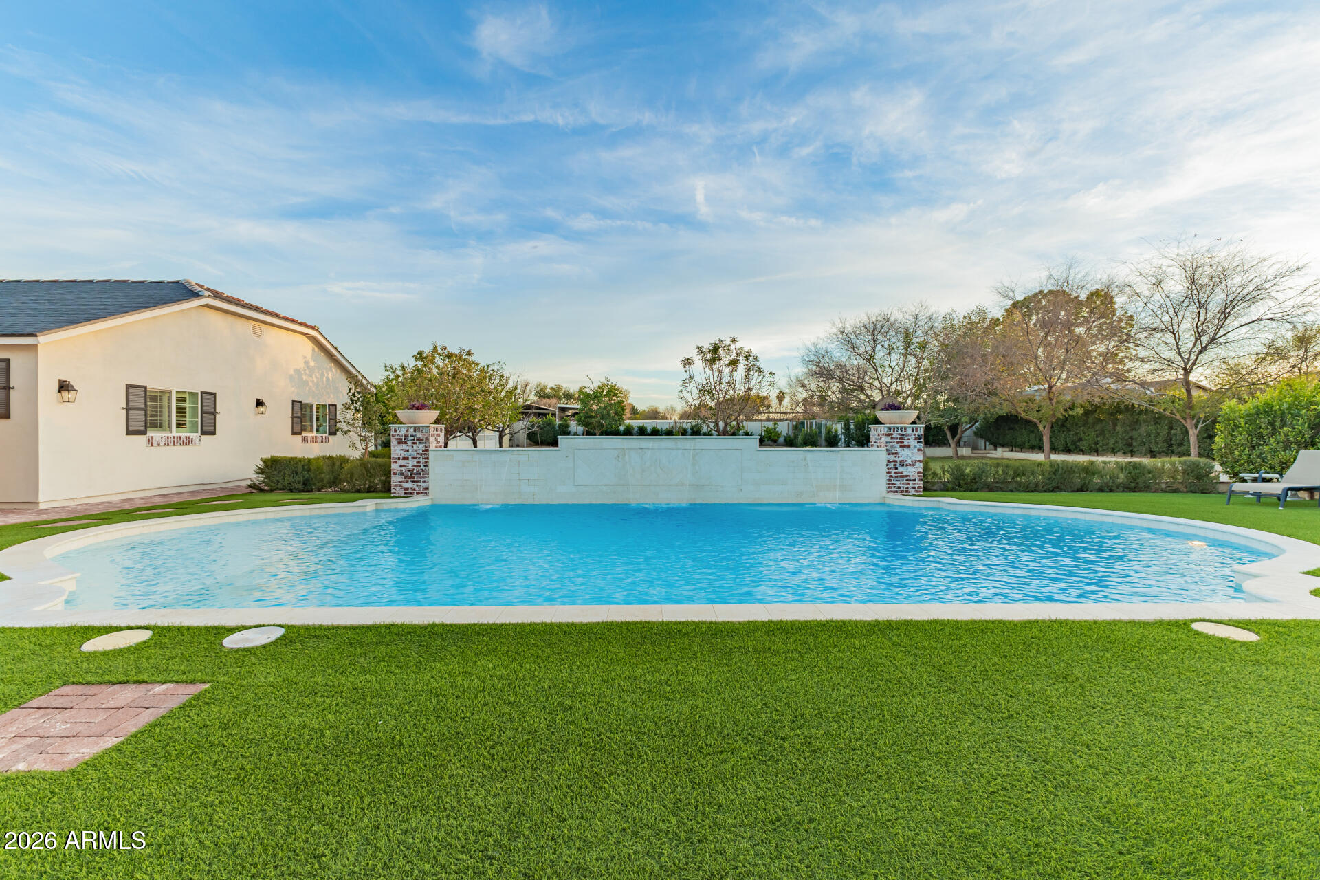 2035 E HAVEN Circle S