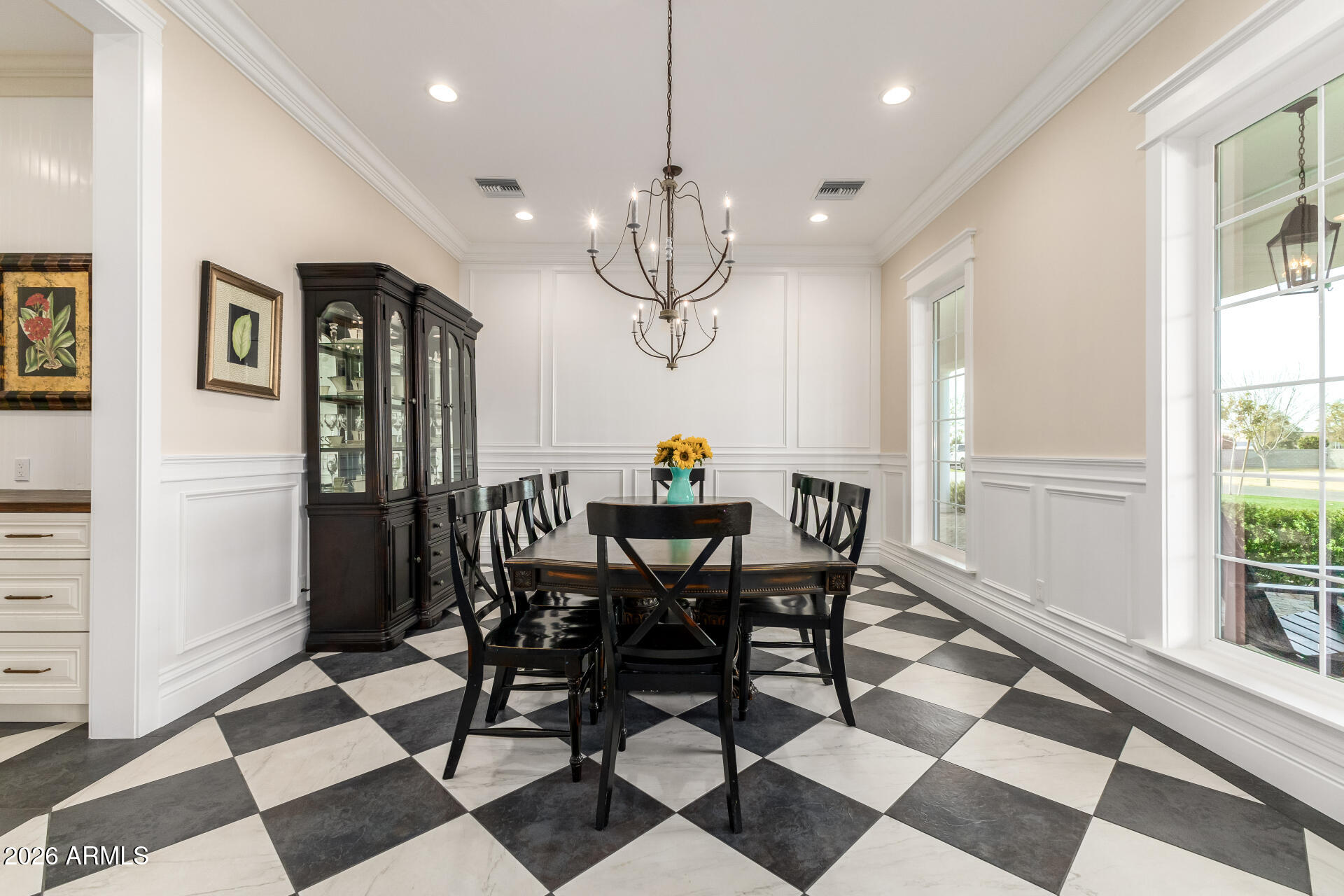 2035 E HAVEN Circle S