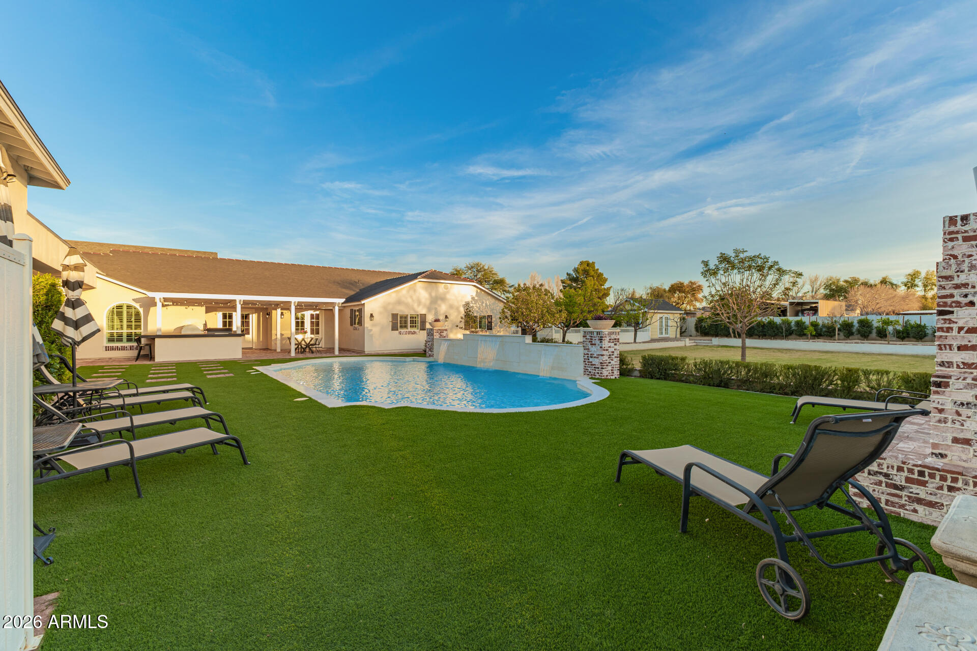 2035 E HAVEN Circle S