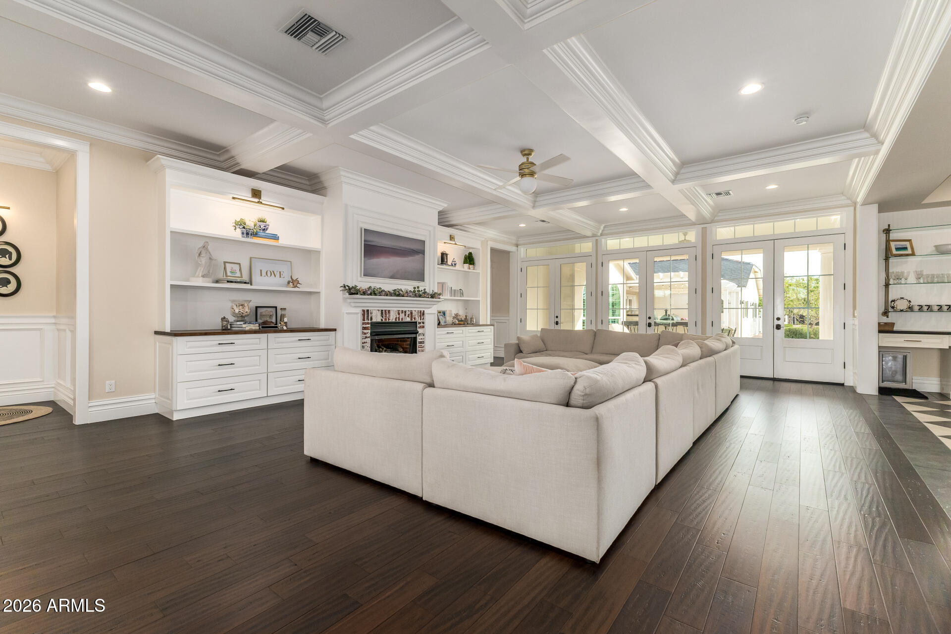 2035 E HAVEN Circle S