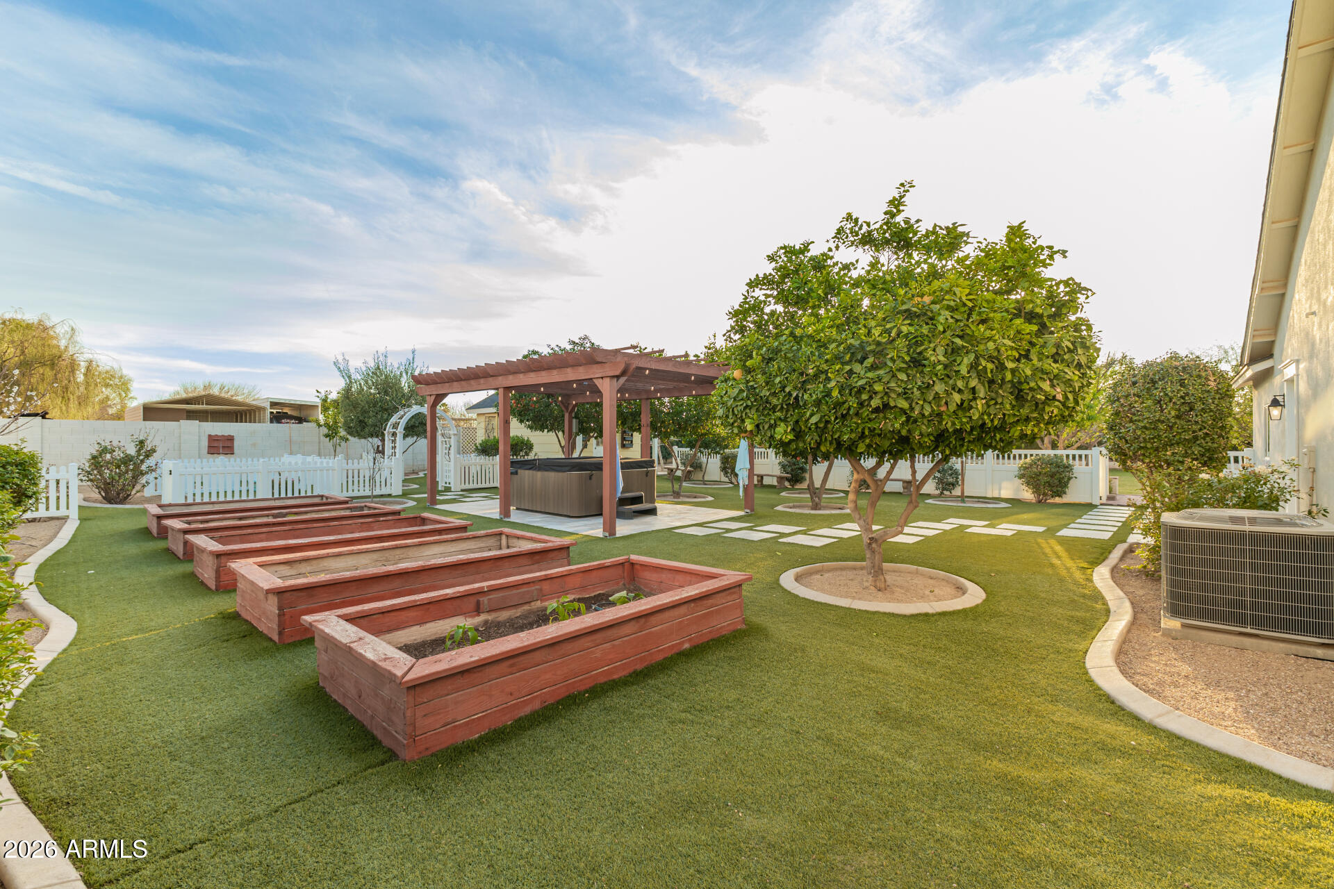 2035 E HAVEN Circle S