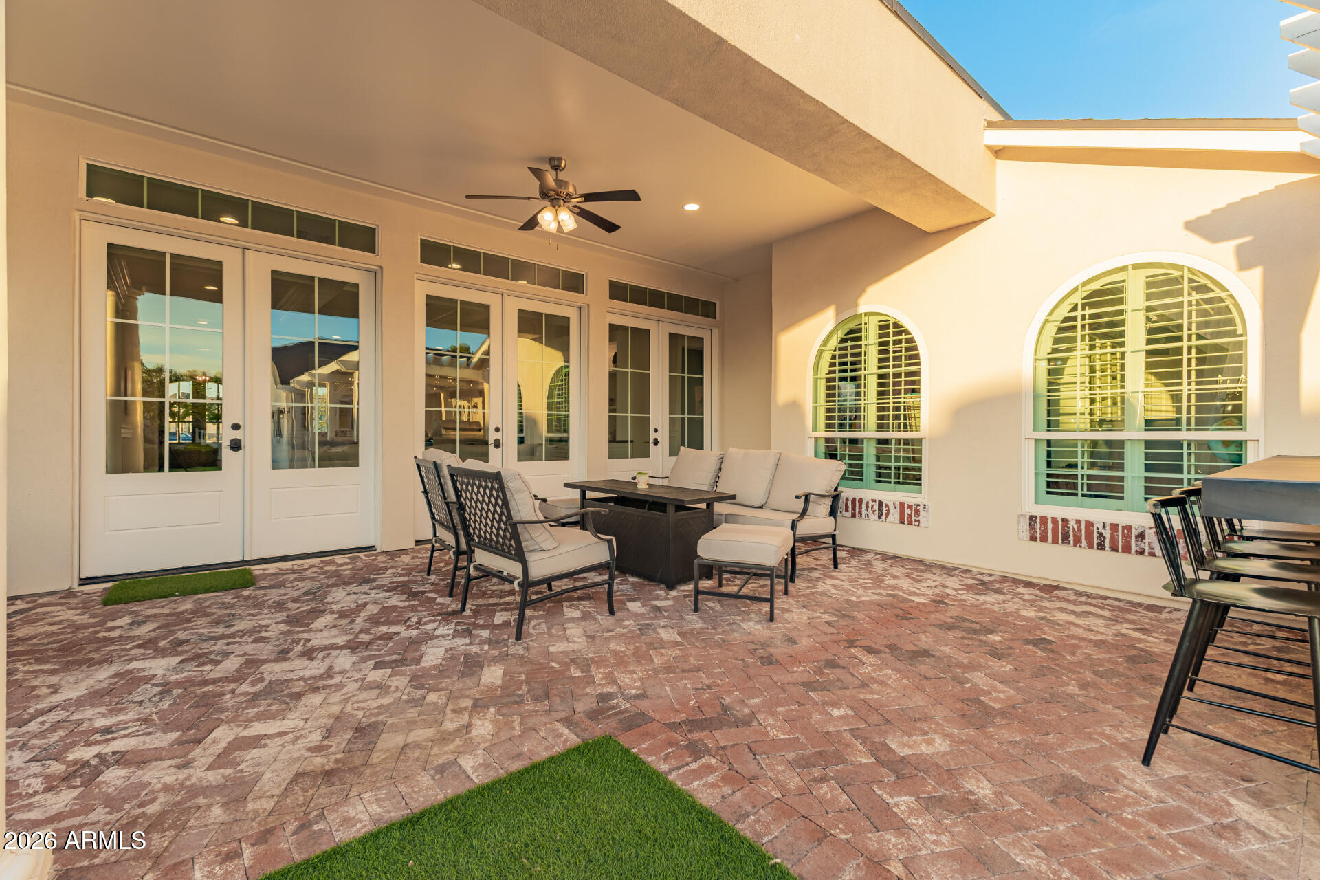 2035 E HAVEN Circle S