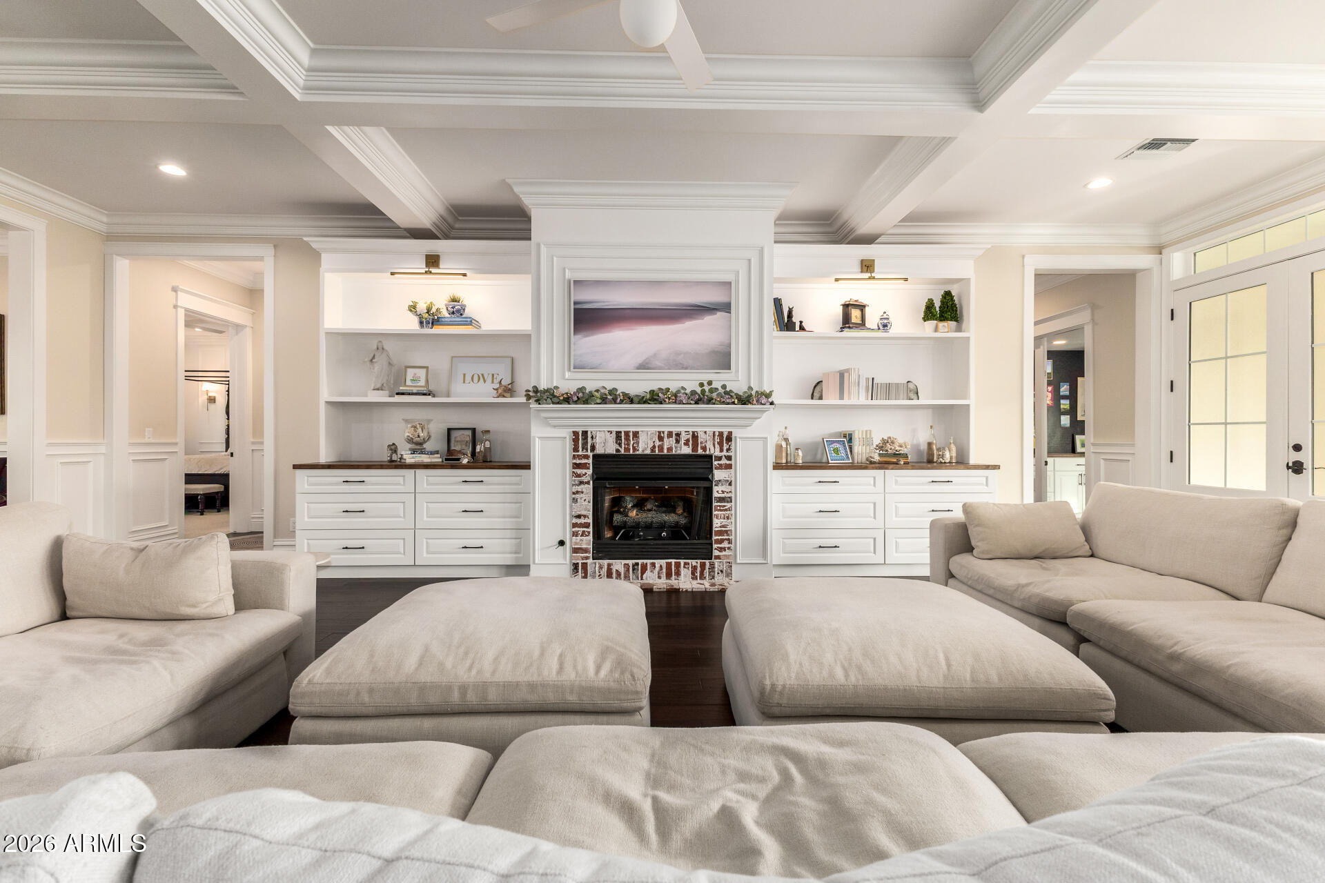 2035 E HAVEN Circle S