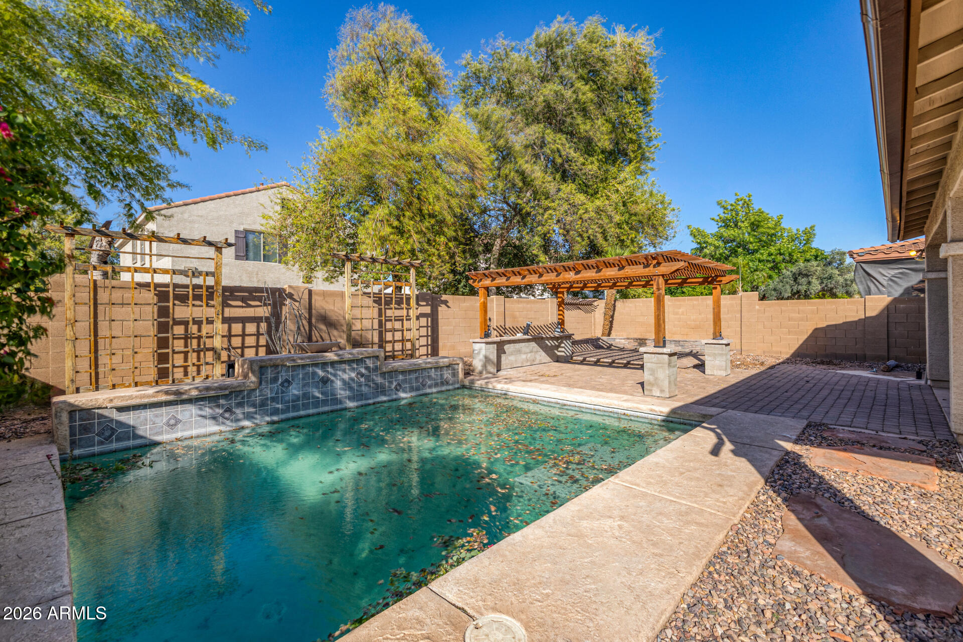 2730 E VERMONT Drive