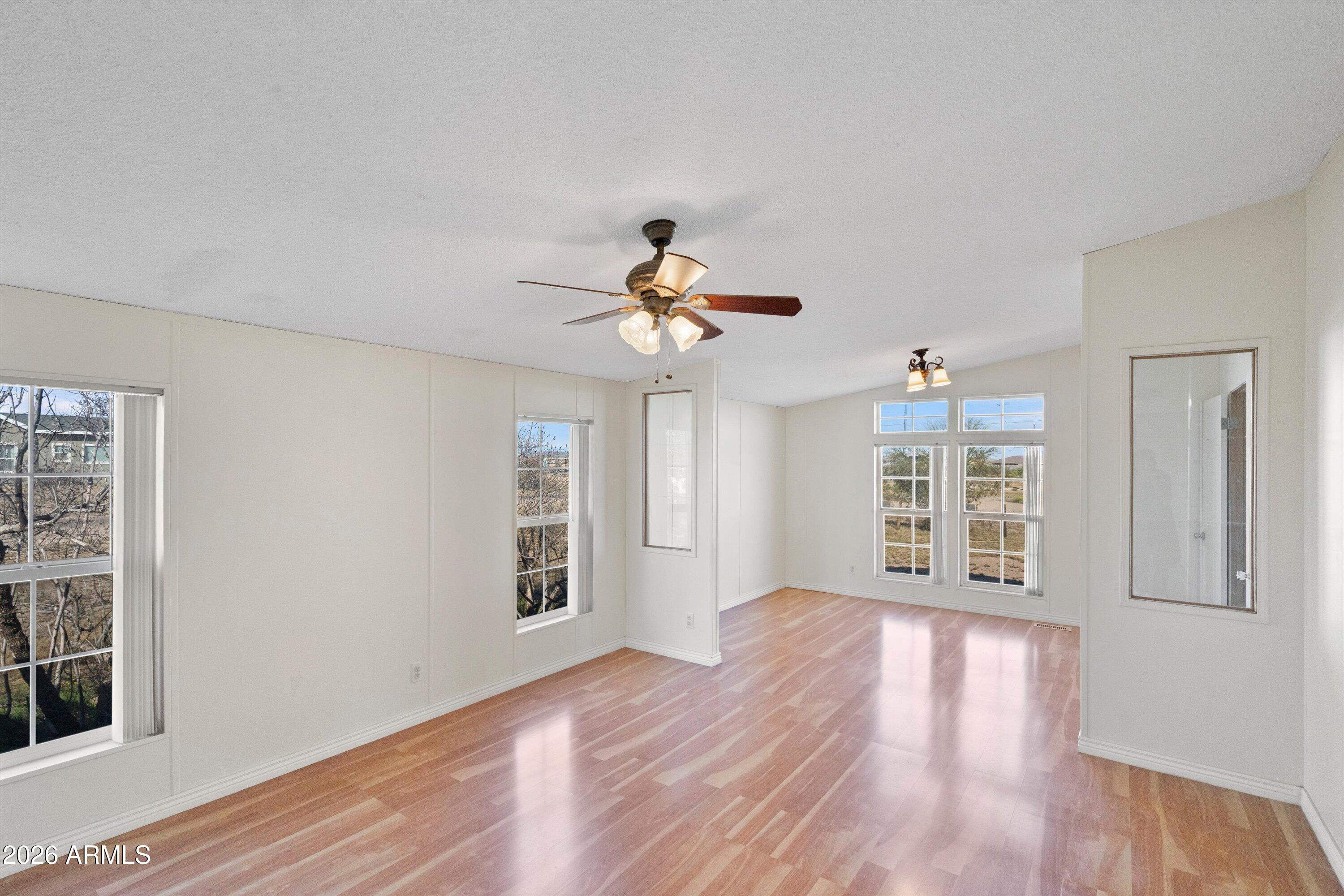 22547 W DUANE Lane