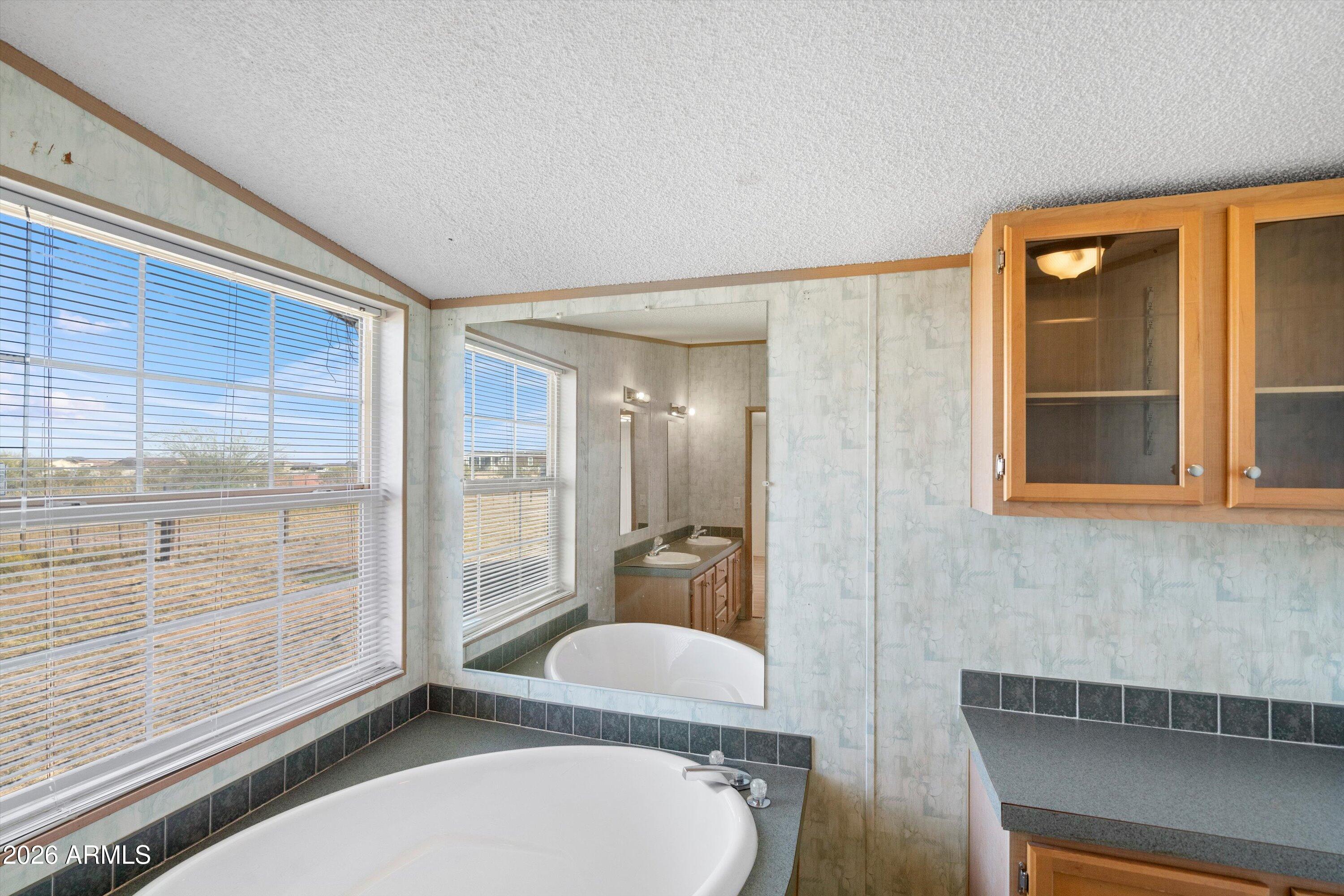 22547 W DUANE Lane