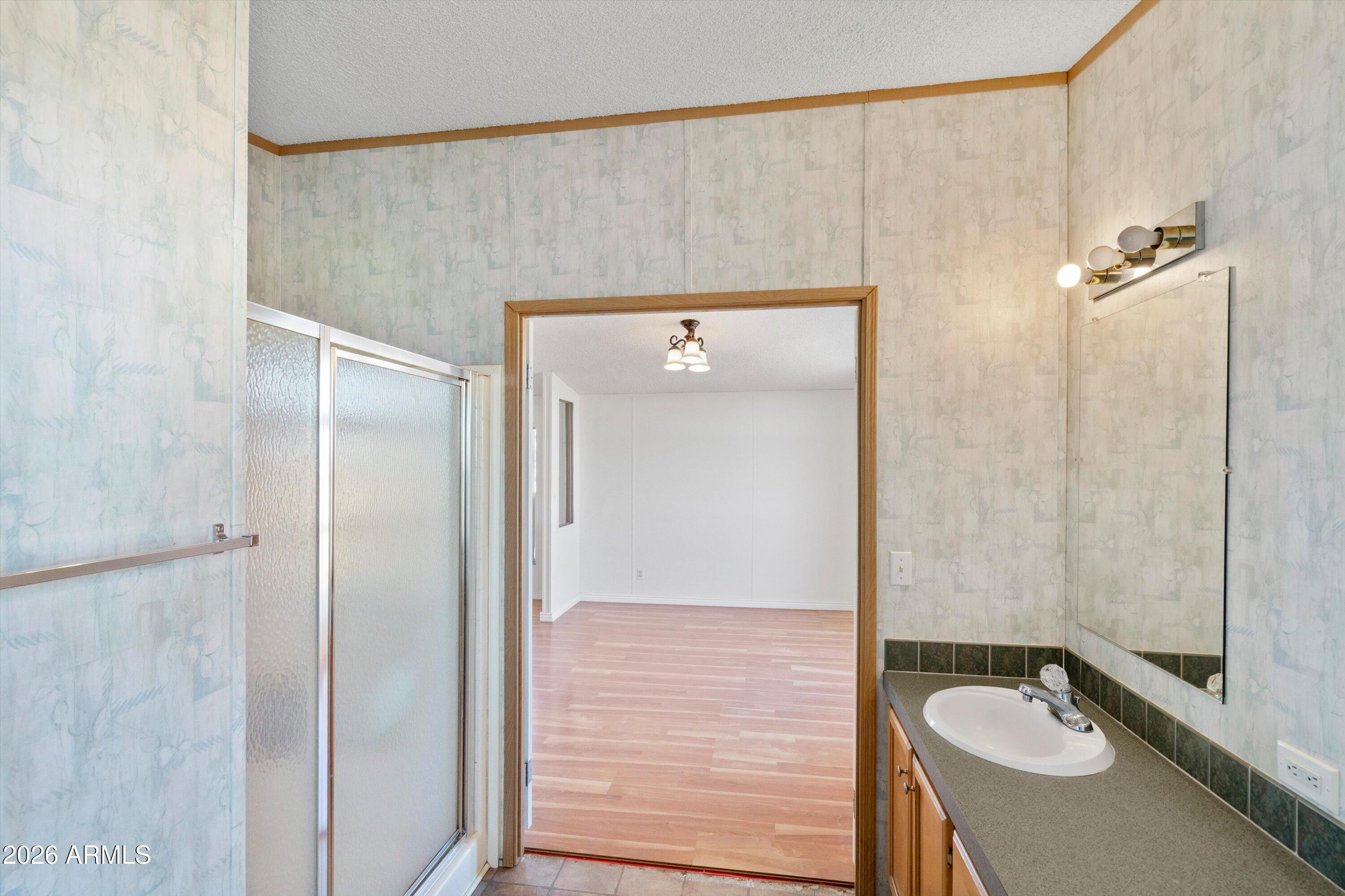 22547 W DUANE Lane
