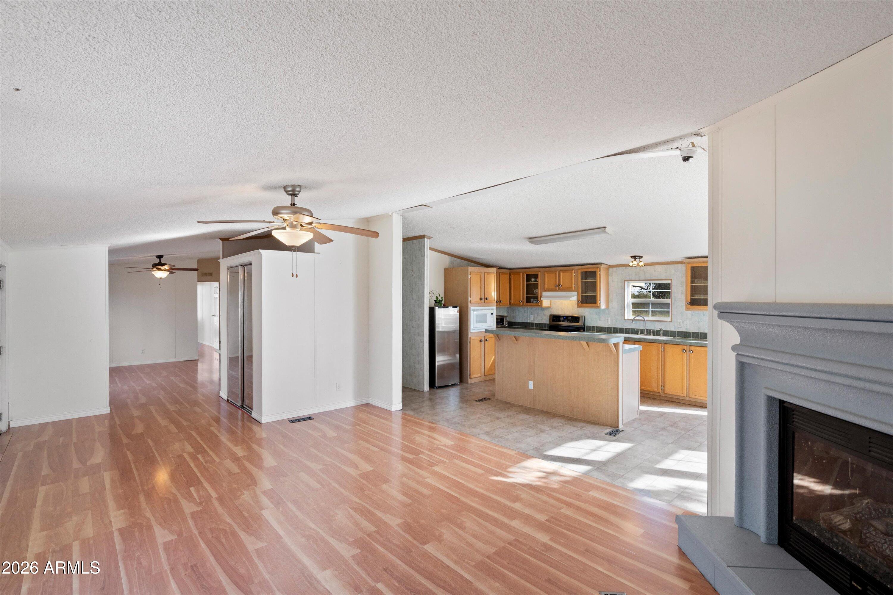22547 W DUANE Lane