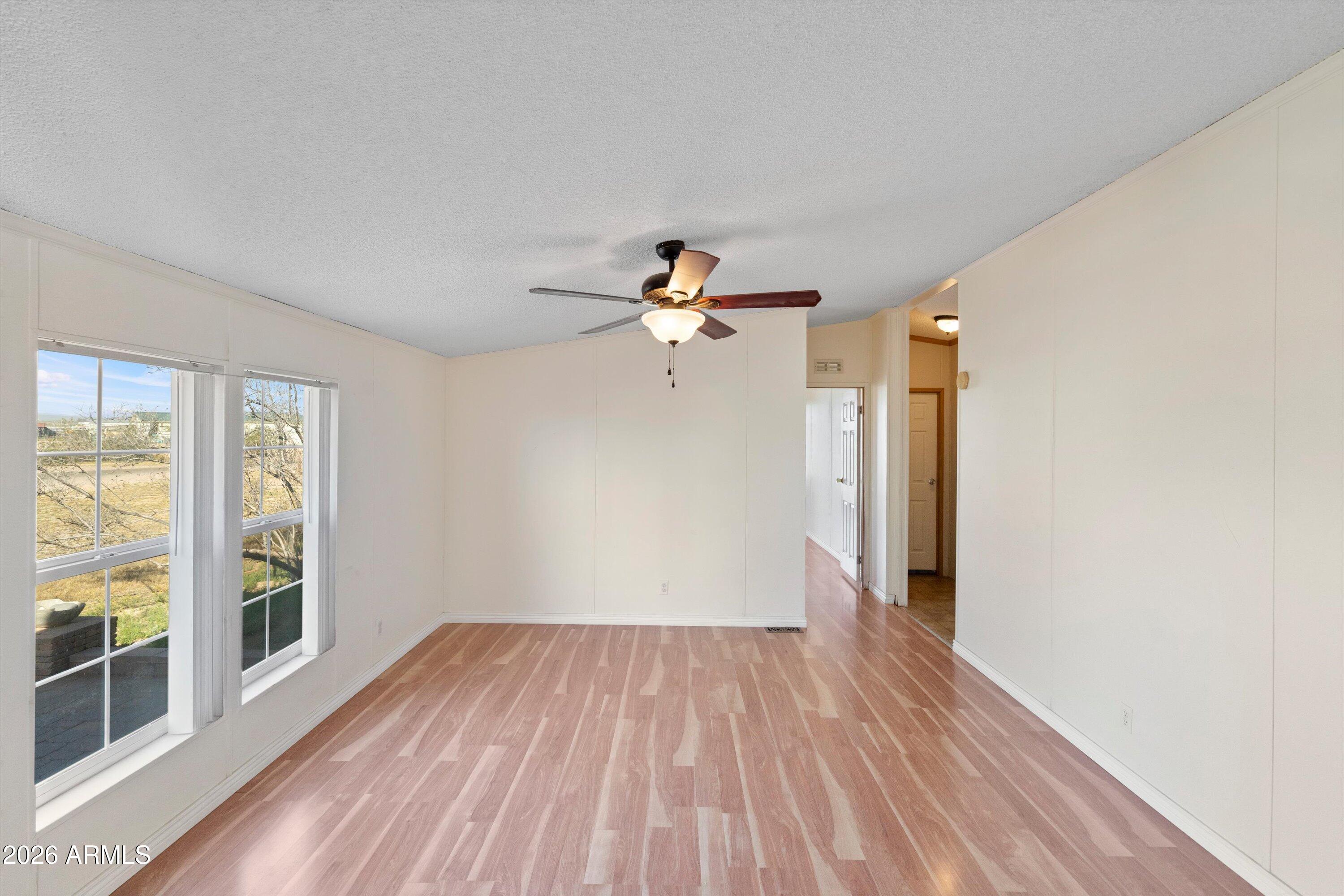 22547 W DUANE Lane