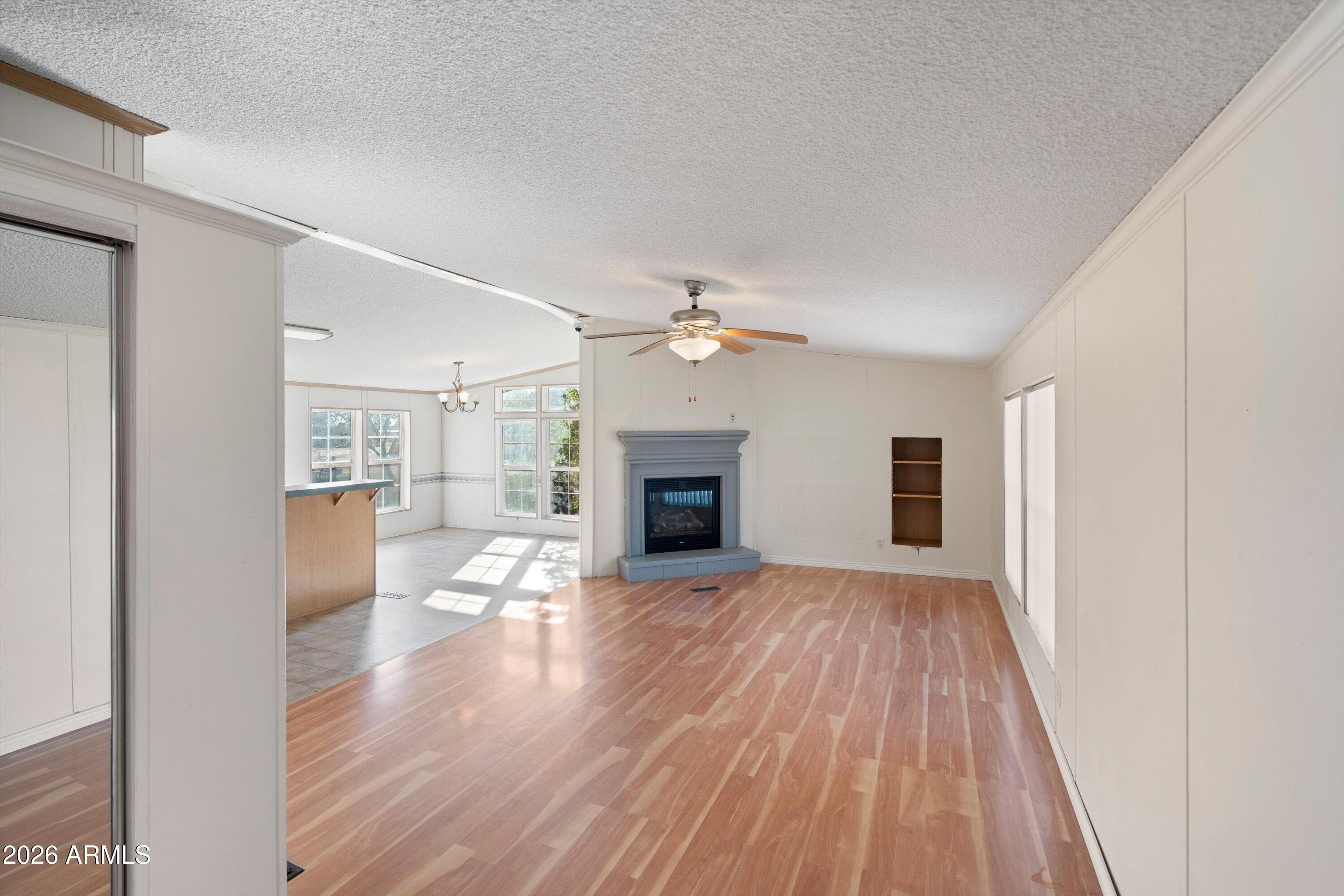 22547 W DUANE Lane