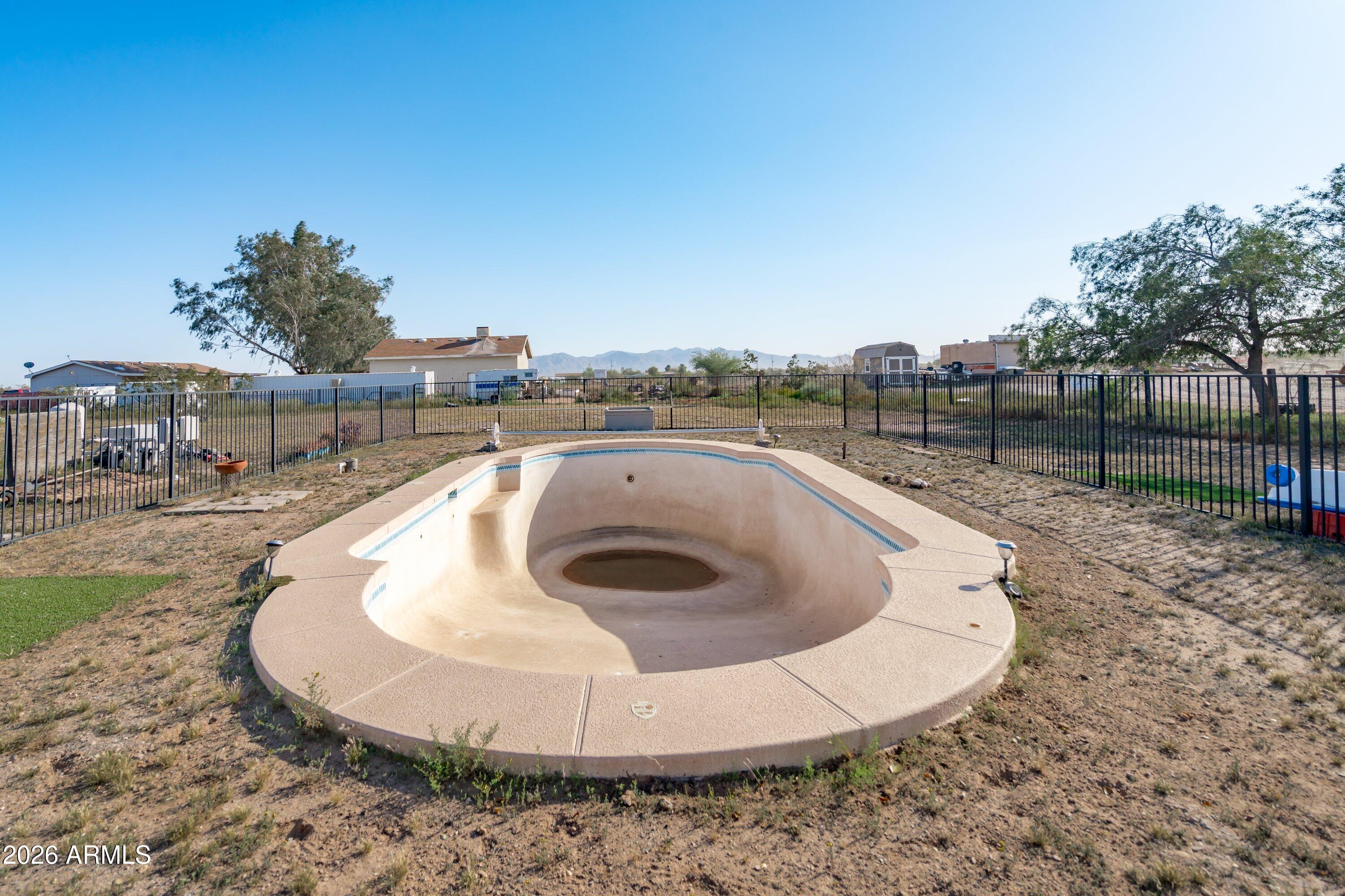 22547 W DUANE Lane