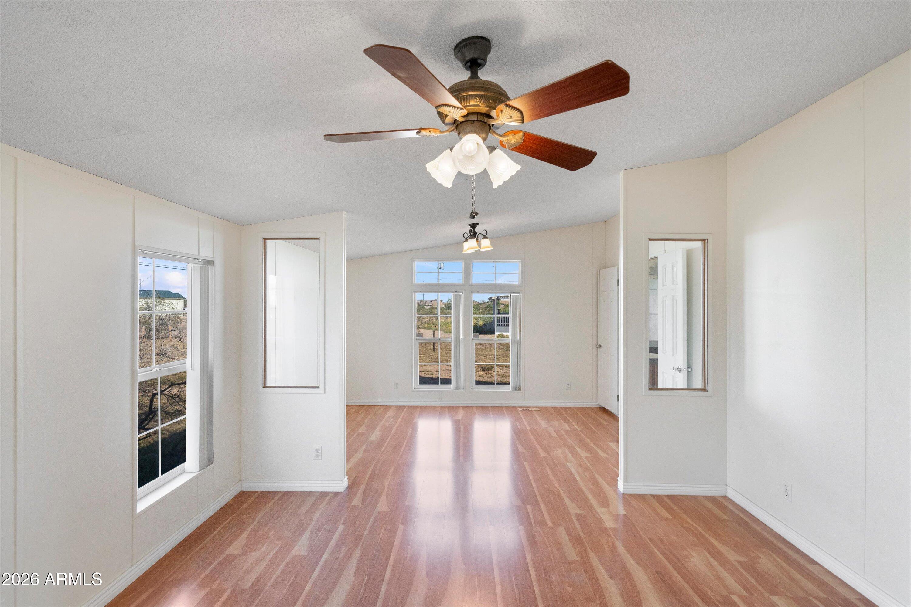 22547 W DUANE Lane