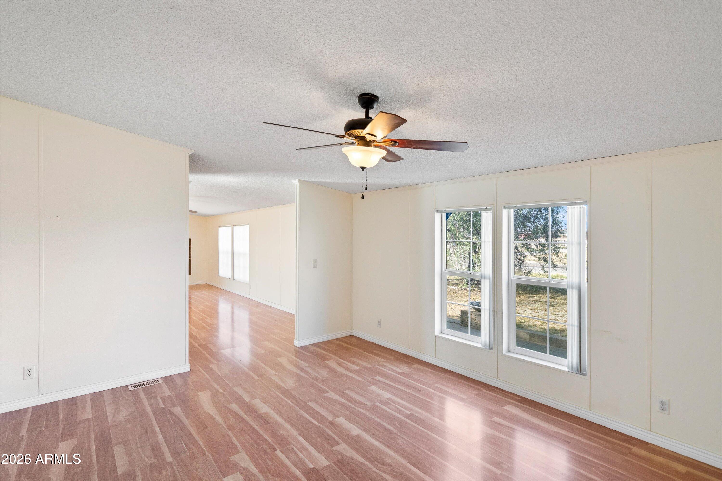 22547 W DUANE Lane