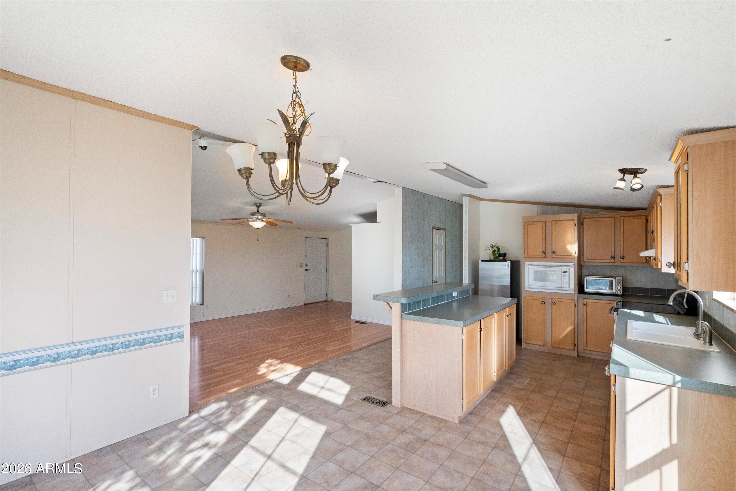 22547 W DUANE Lane