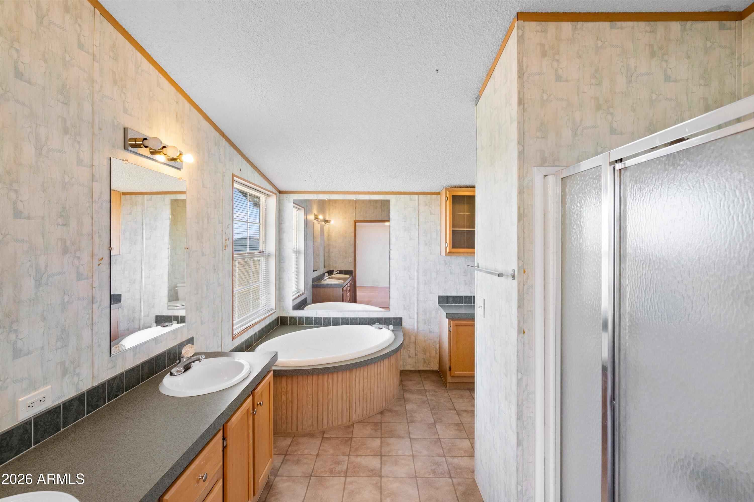 22547 W DUANE Lane
