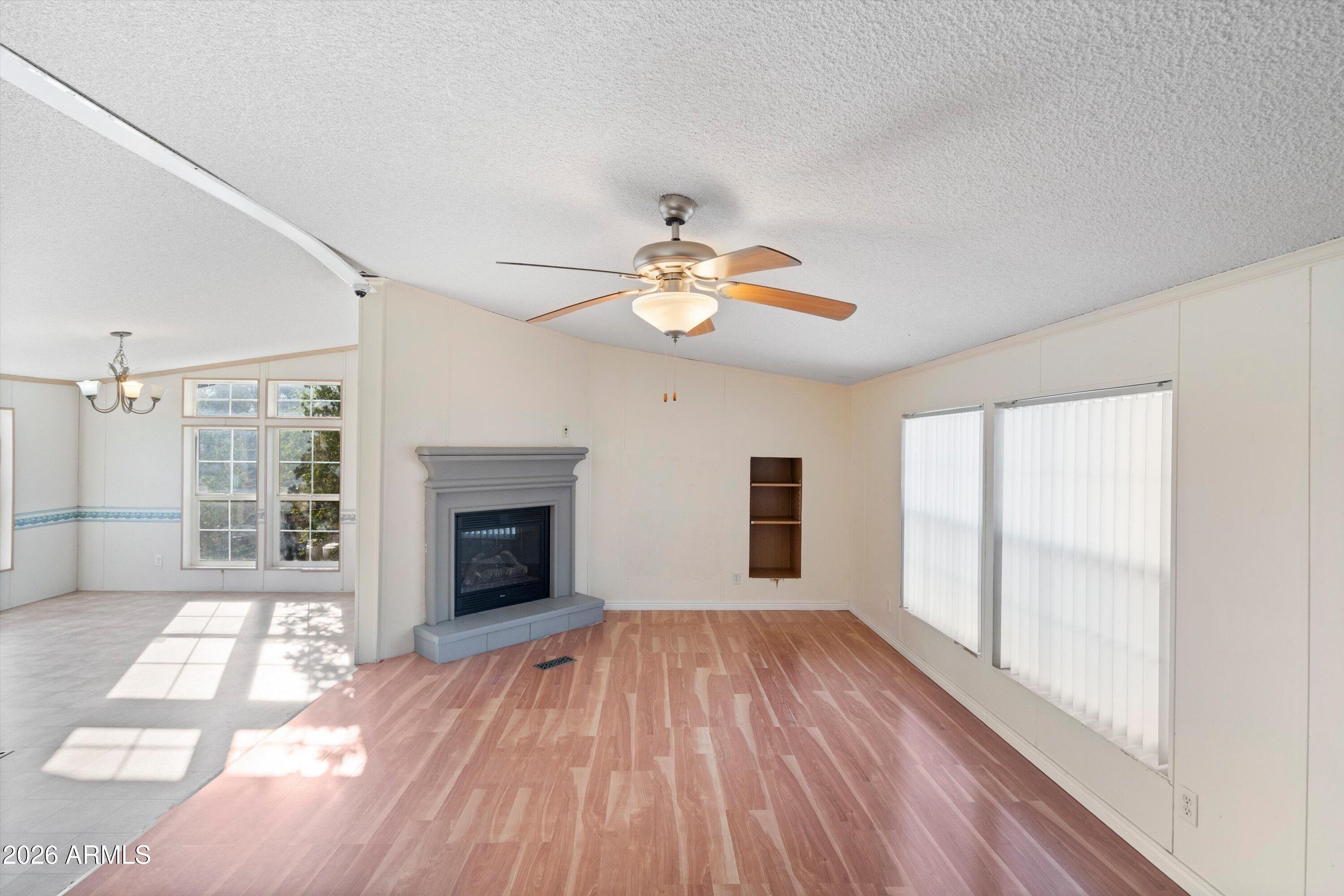 22547 W DUANE Lane